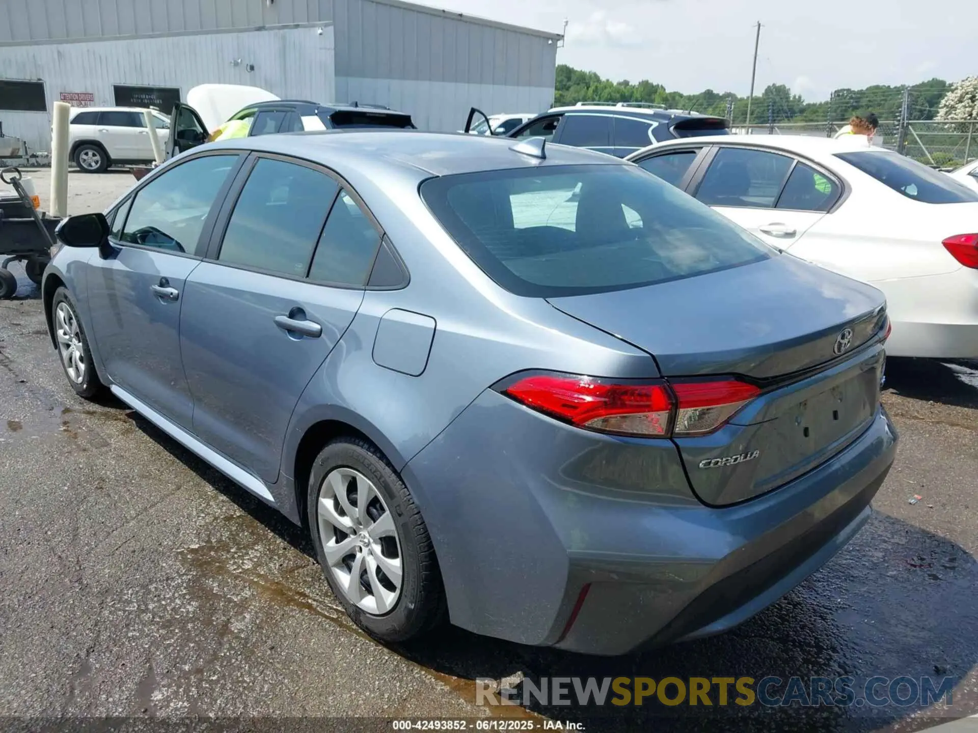 3 Photograph of a damaged car 5YFEPMAE9NP281005 TOYOTA COROLLA 2022