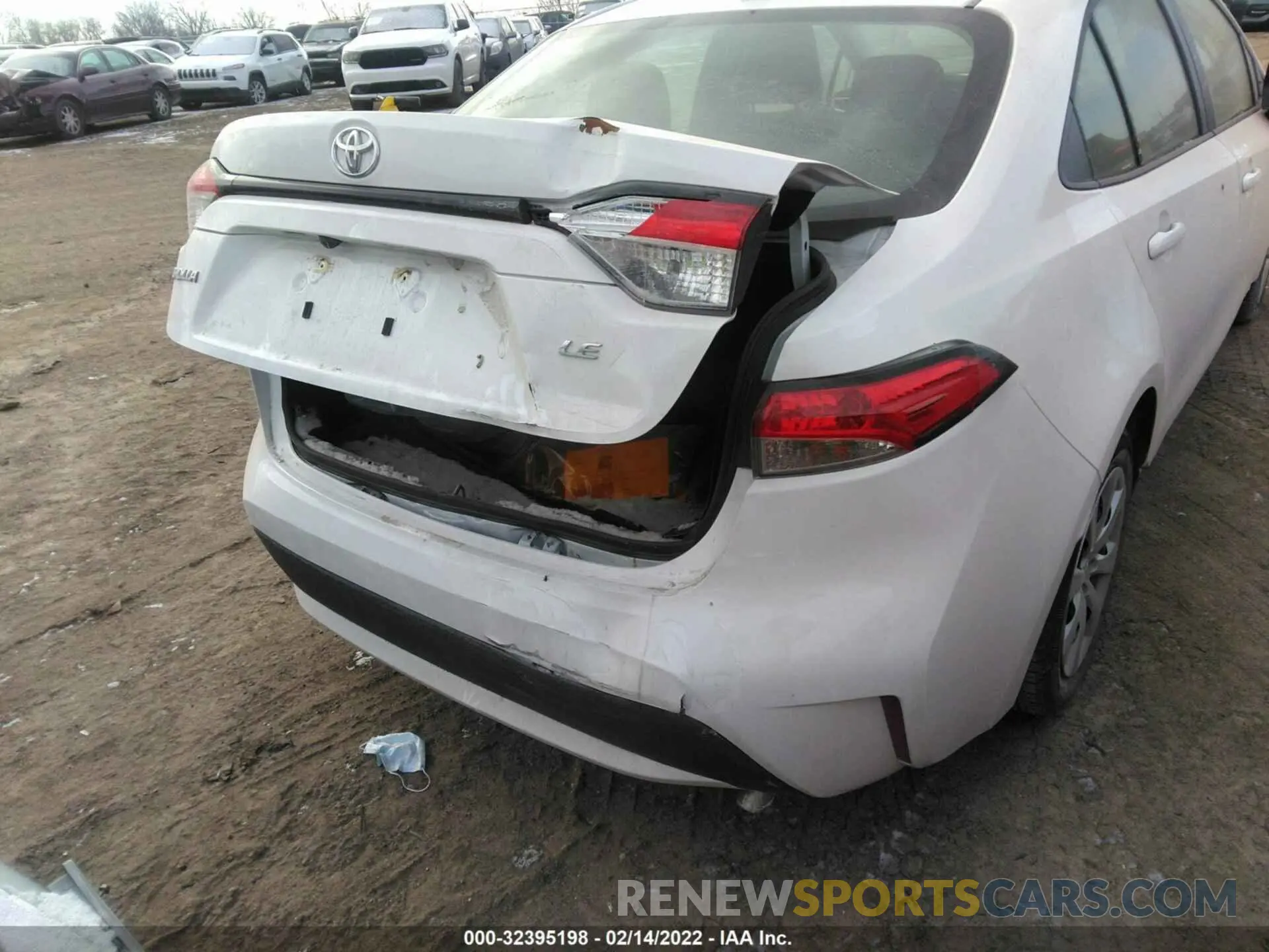 6 Photograph of a damaged car 5YFEPMAE9NP283773 TOYOTA COROLLA 2022