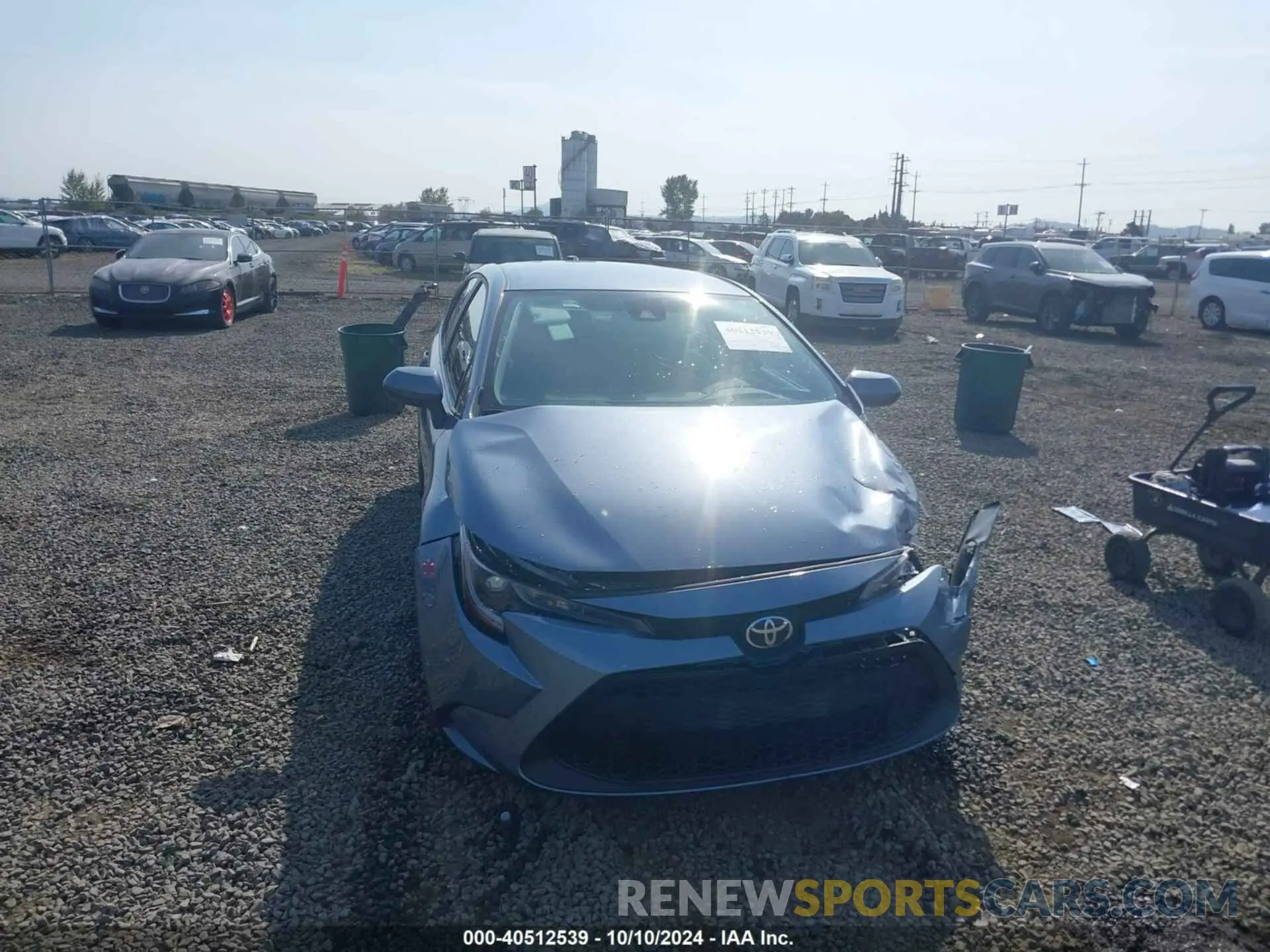 12 Photograph of a damaged car 5YFEPMAE9NP290951 TOYOTA COROLLA 2022