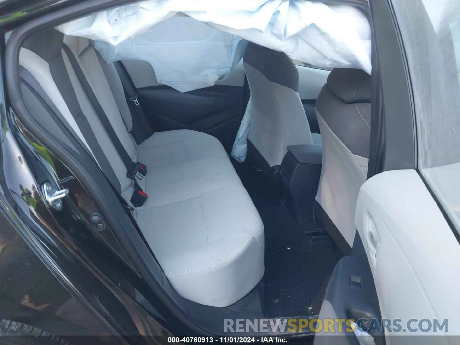 8 Photograph of a damaged car 5YFEPMAE9NP297284 TOYOTA COROLLA 2022