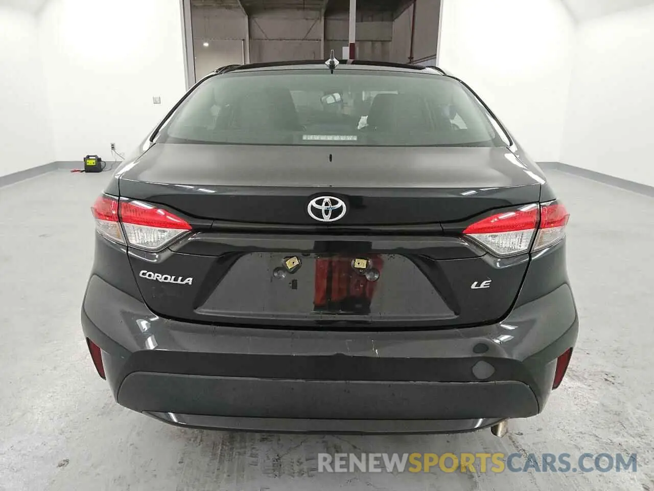 6 Photograph of a damaged car 5YFEPMAE9NP297432 TOYOTA COROLLA 2022