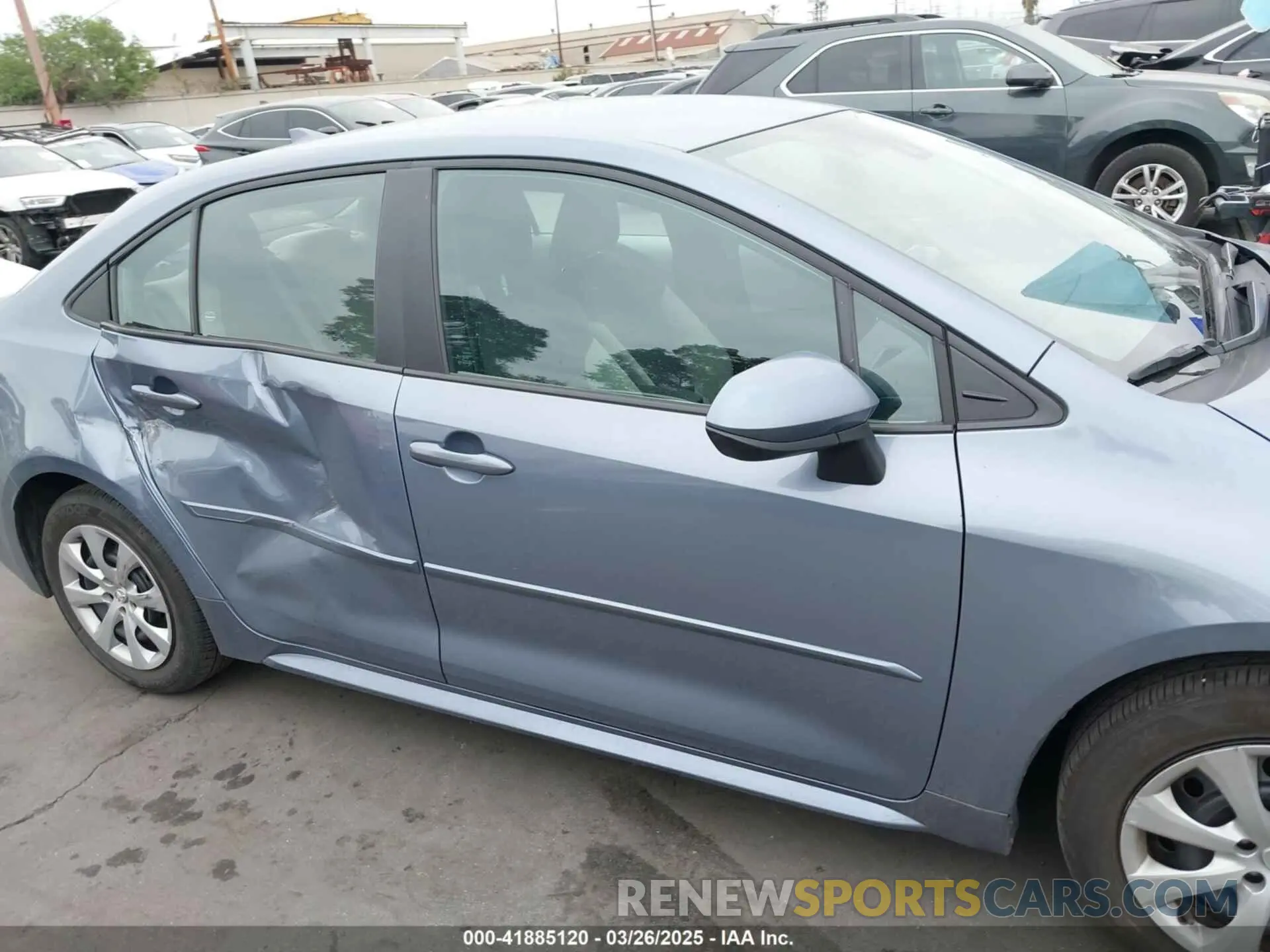 14 Photograph of a damaged car 5YFEPMAE9NP305268 TOYOTA COROLLA 2022