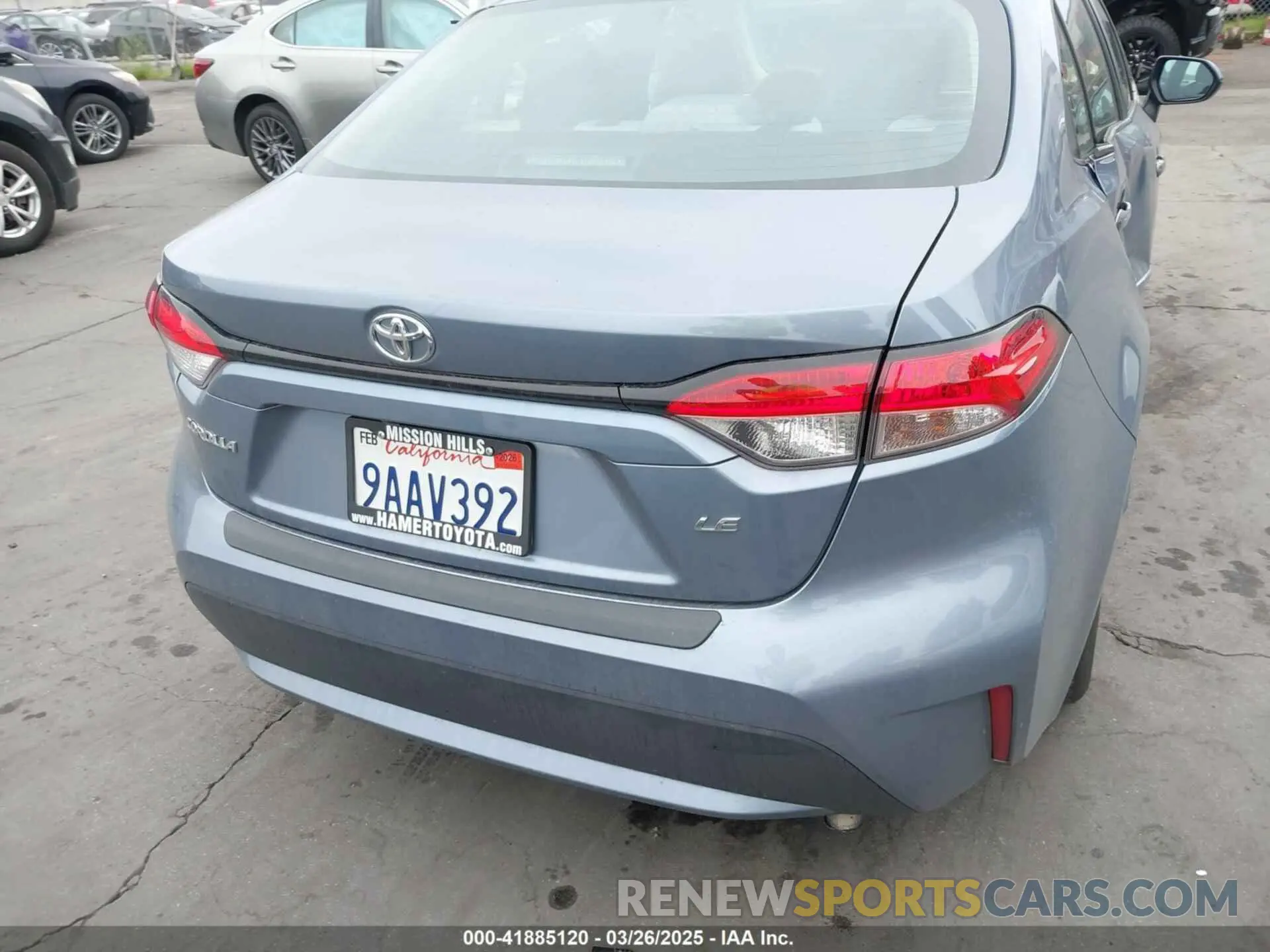 17 Photograph of a damaged car 5YFEPMAE9NP305268 TOYOTA COROLLA 2022