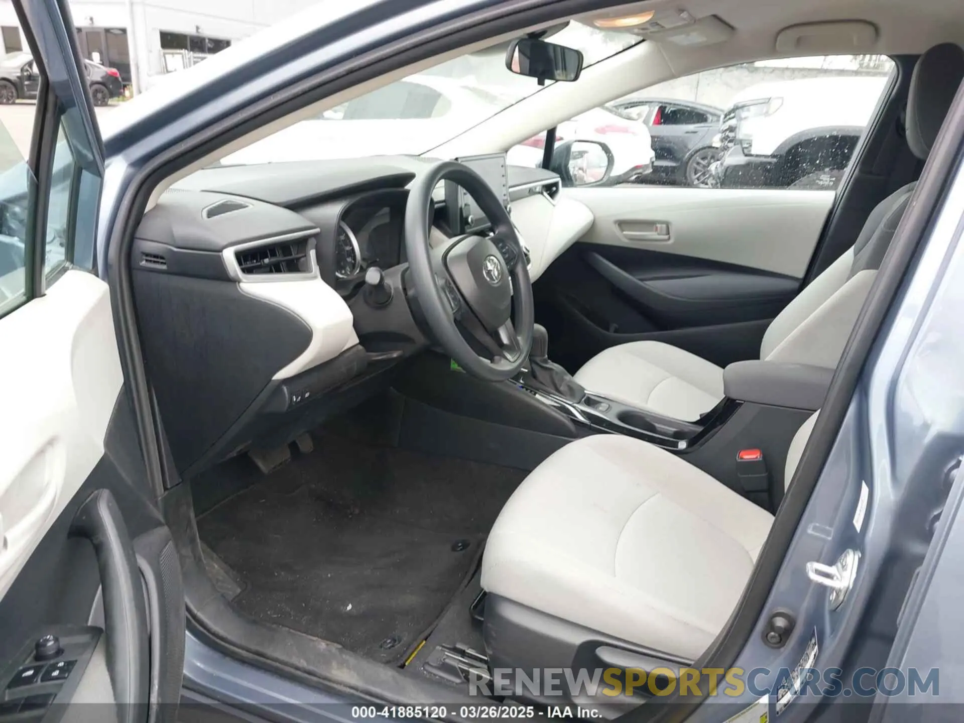 18 Photograph of a damaged car 5YFEPMAE9NP305268 TOYOTA COROLLA 2022