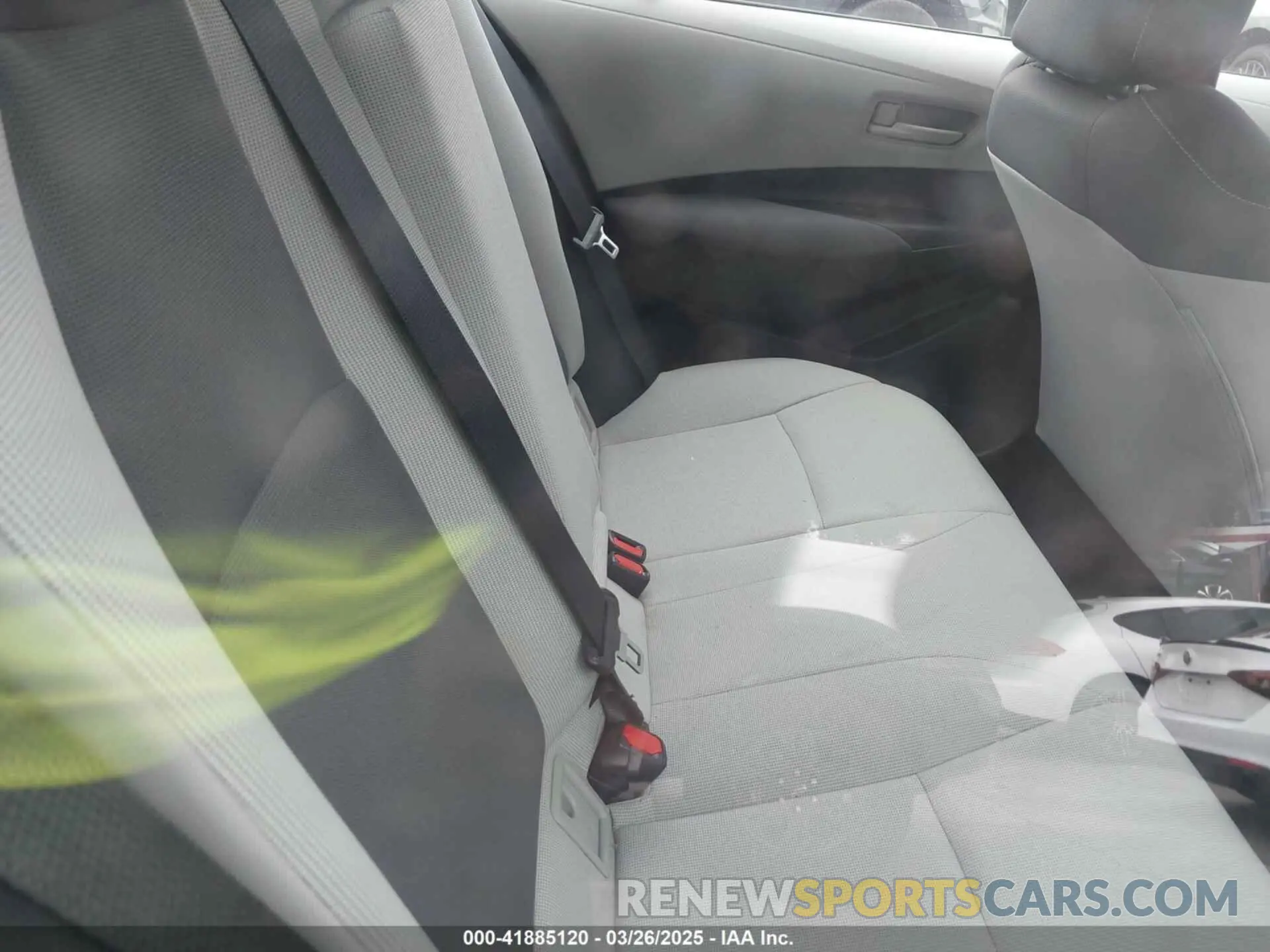 8 Photograph of a damaged car 5YFEPMAE9NP305268 TOYOTA COROLLA 2022