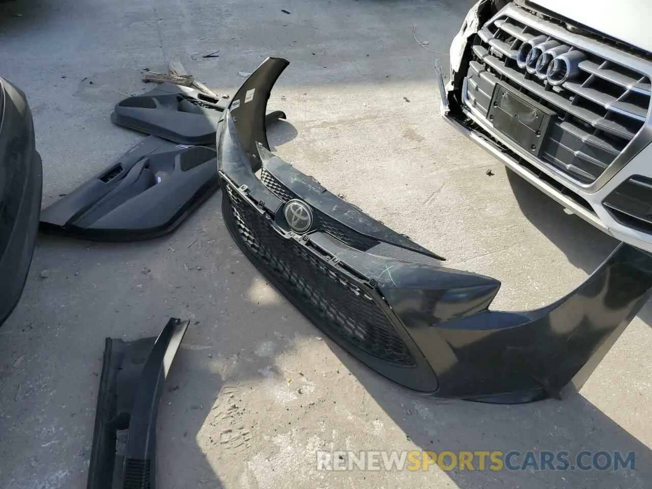 12 Photograph of a damaged car 5YFEPMAE9NP327514 TOYOTA COROLLA 2022
