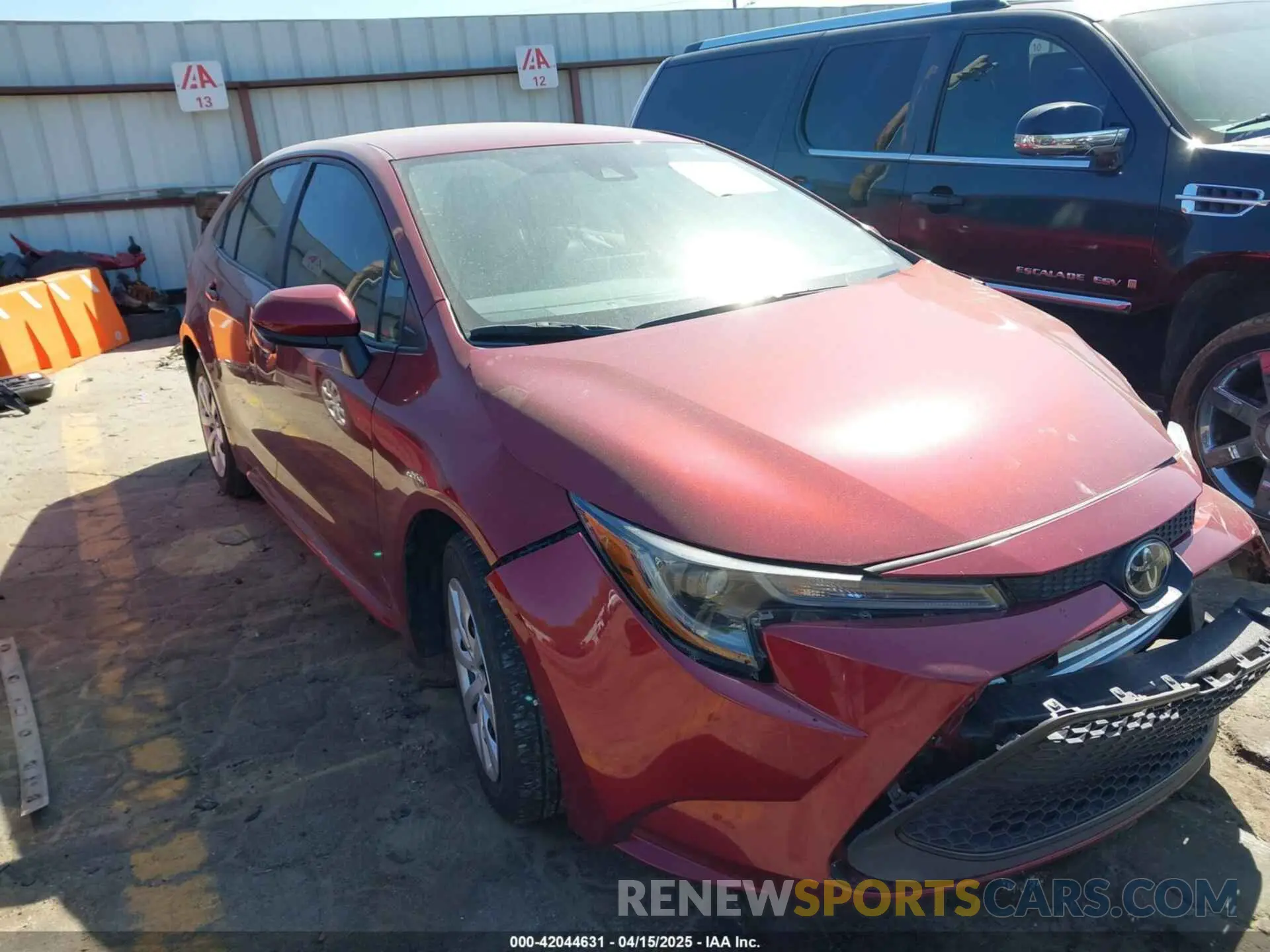 1 Photograph of a damaged car 5YFEPMAE9NP331935 TOYOTA COROLLA 2022