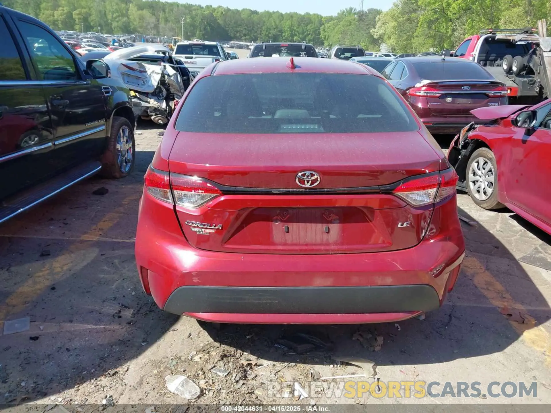 16 Photograph of a damaged car 5YFEPMAE9NP331935 TOYOTA COROLLA 2022