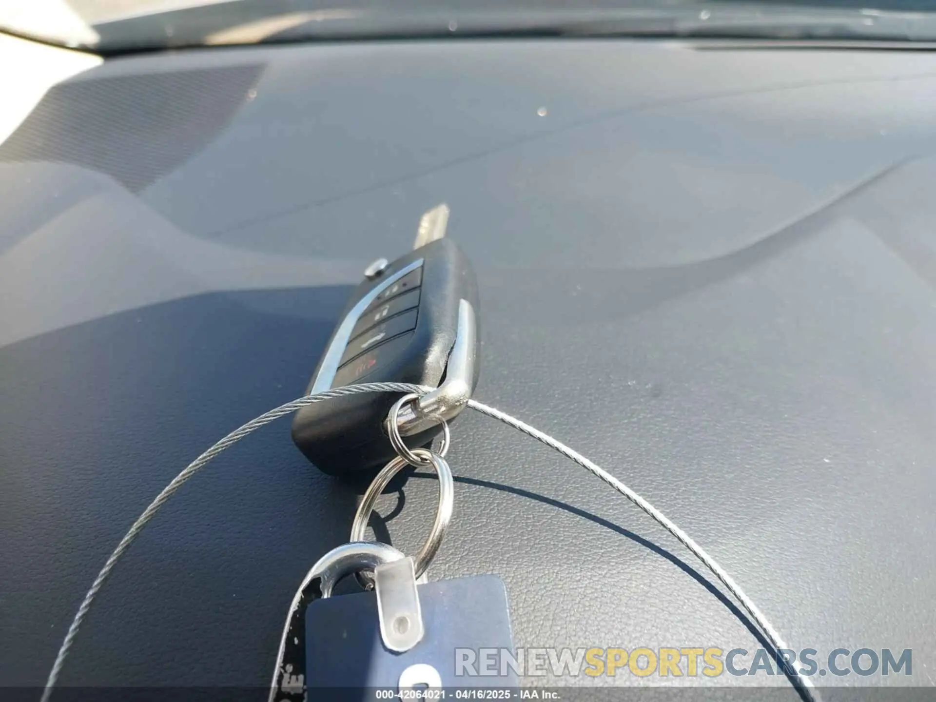 11 Photograph of a damaged car 5YFEPMAE9NP333734 TOYOTA COROLLA 2022