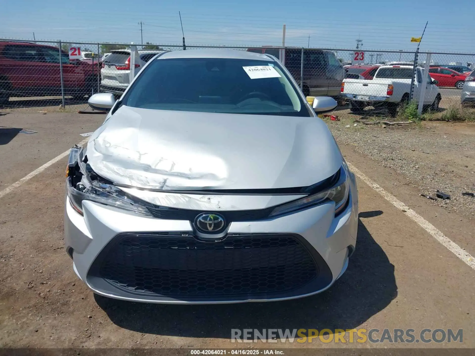 12 Photograph of a damaged car 5YFEPMAE9NP333734 TOYOTA COROLLA 2022