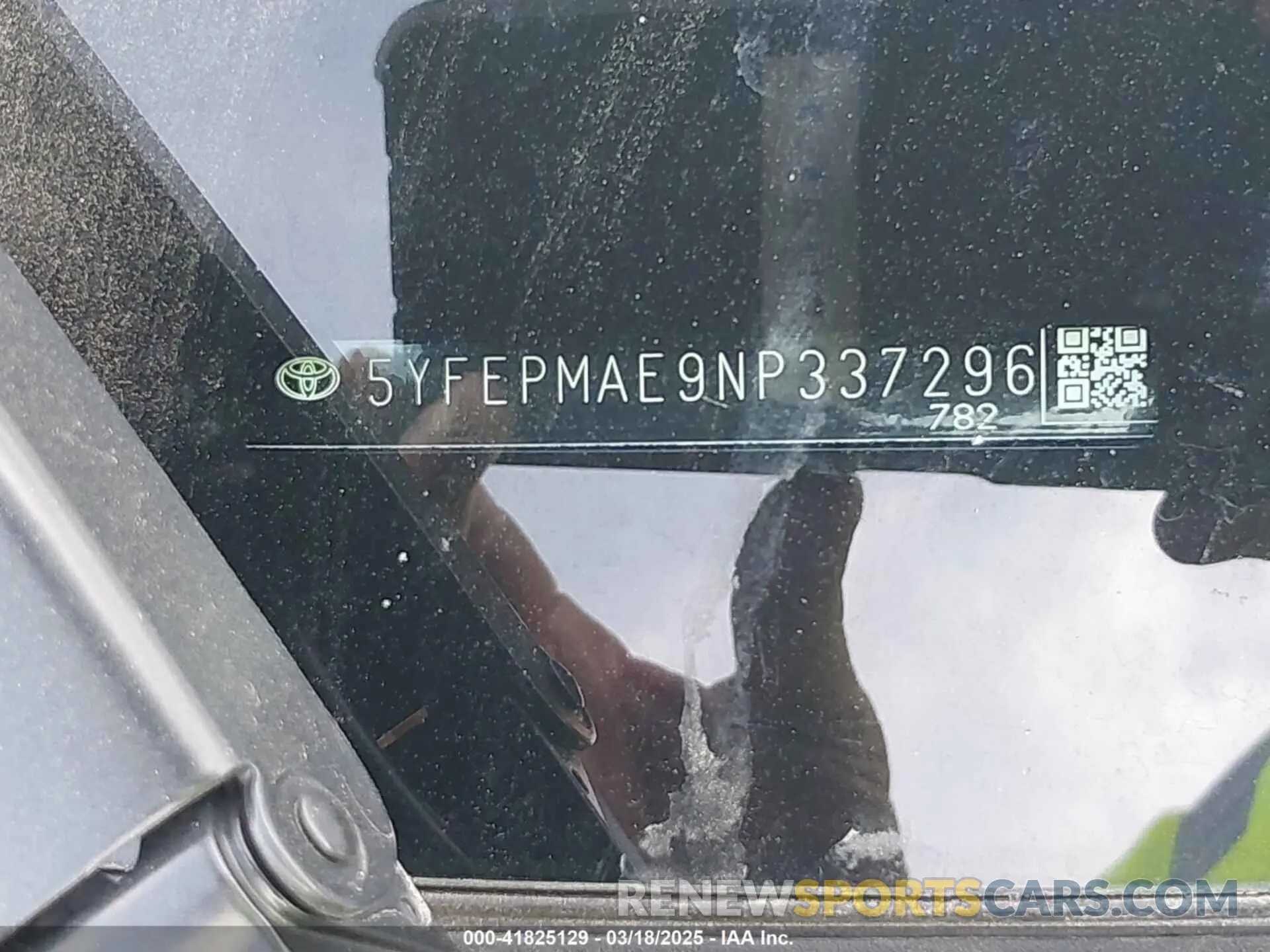 9 Photograph of a damaged car 5YFEPMAE9NP337296 TOYOTA COROLLA 2022
