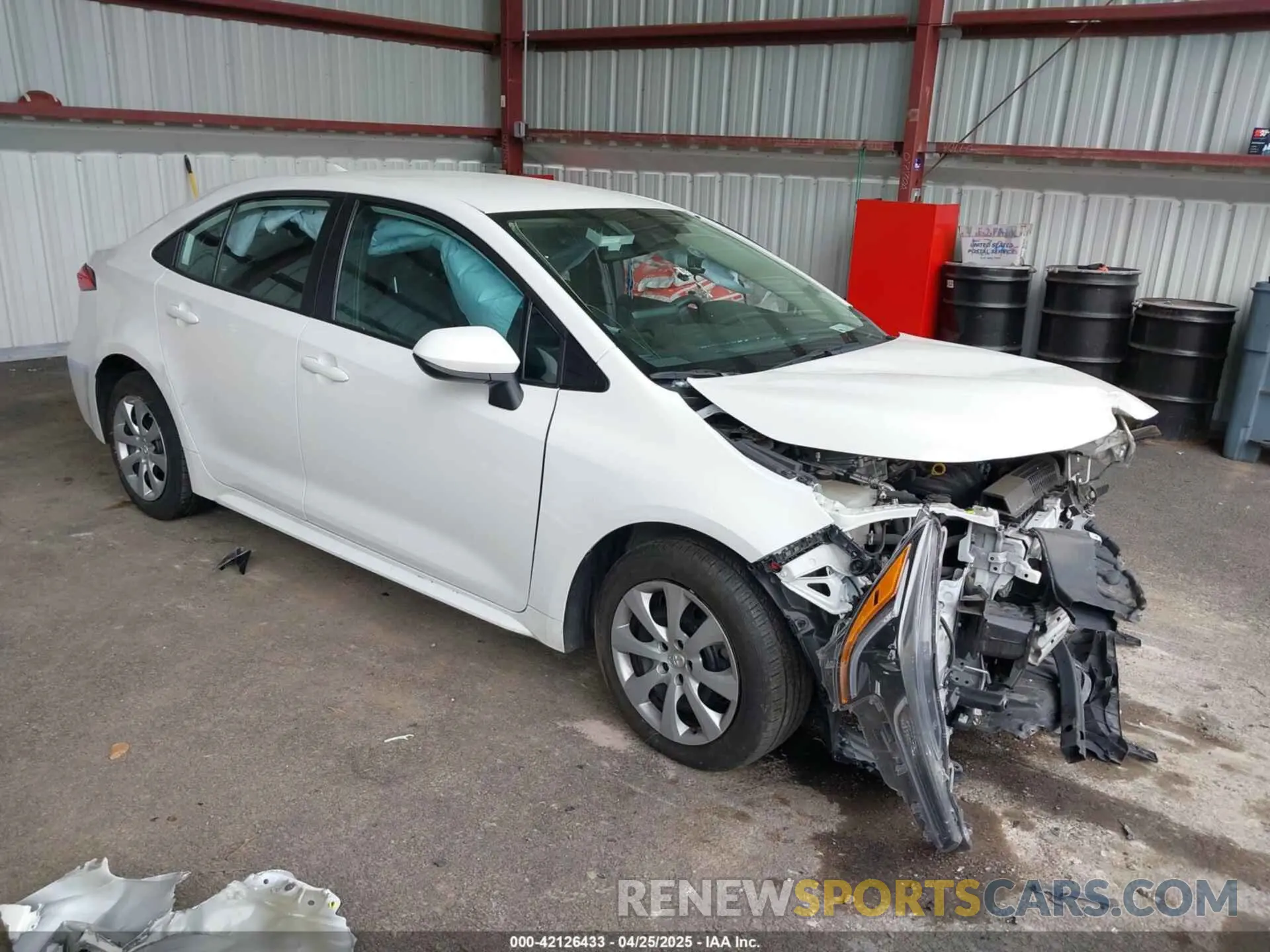 1 Photograph of a damaged car 5YFEPMAE9NP351408 TOYOTA COROLLA 2022