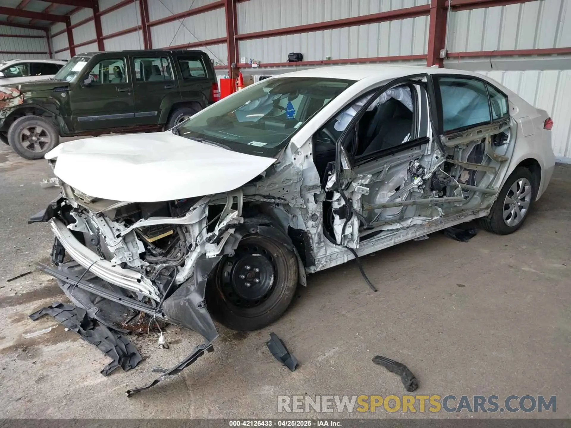 2 Photograph of a damaged car 5YFEPMAE9NP351408 TOYOTA COROLLA 2022