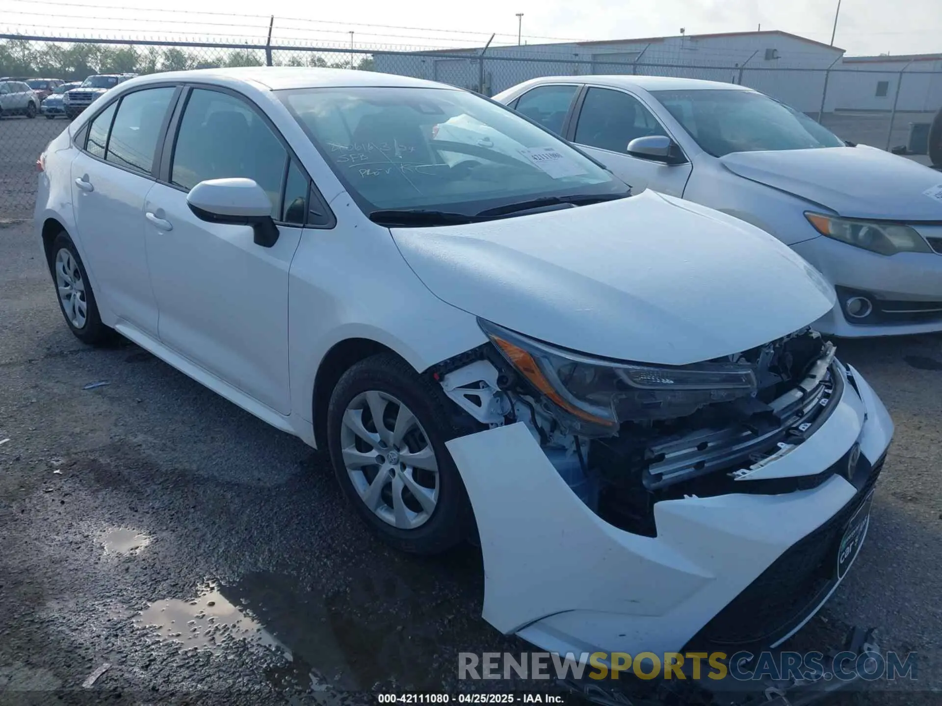 1 Photograph of a damaged car 5YFEPMAE9NP358620 TOYOTA COROLLA 2022