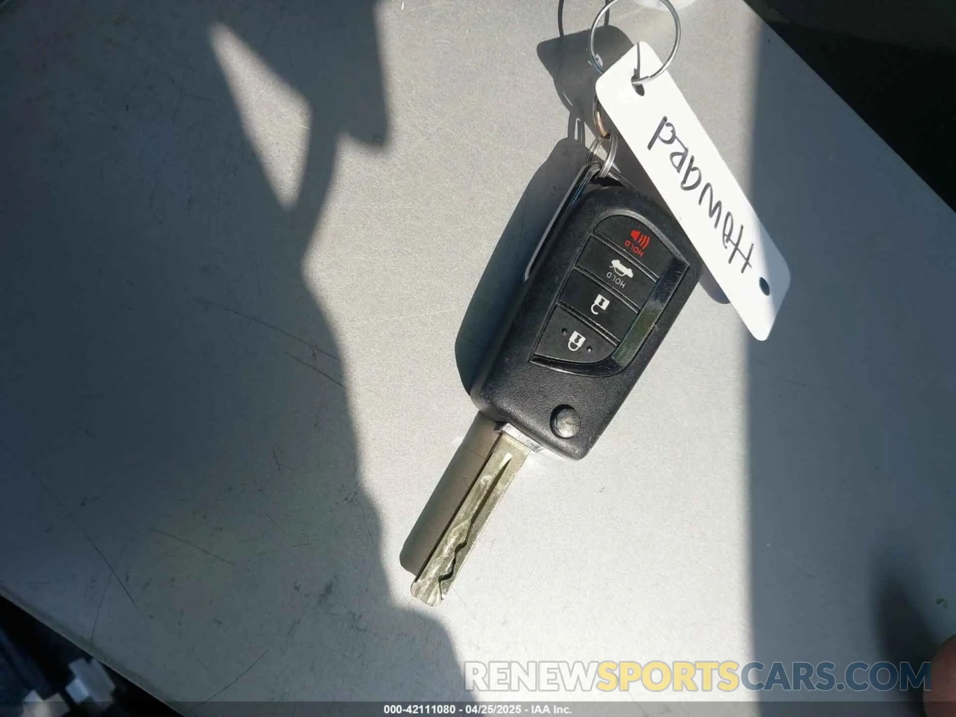 11 Photograph of a damaged car 5YFEPMAE9NP358620 TOYOTA COROLLA 2022