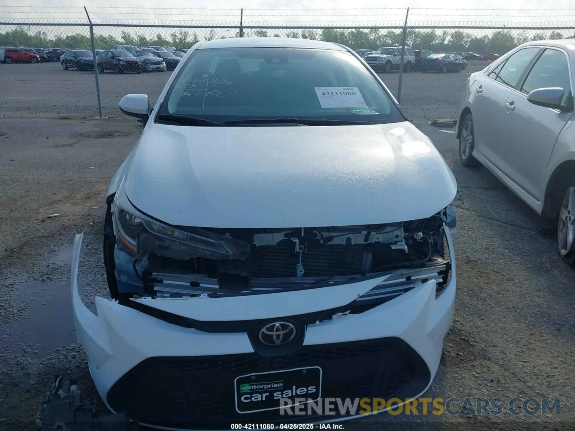 12 Photograph of a damaged car 5YFEPMAE9NP358620 TOYOTA COROLLA 2022