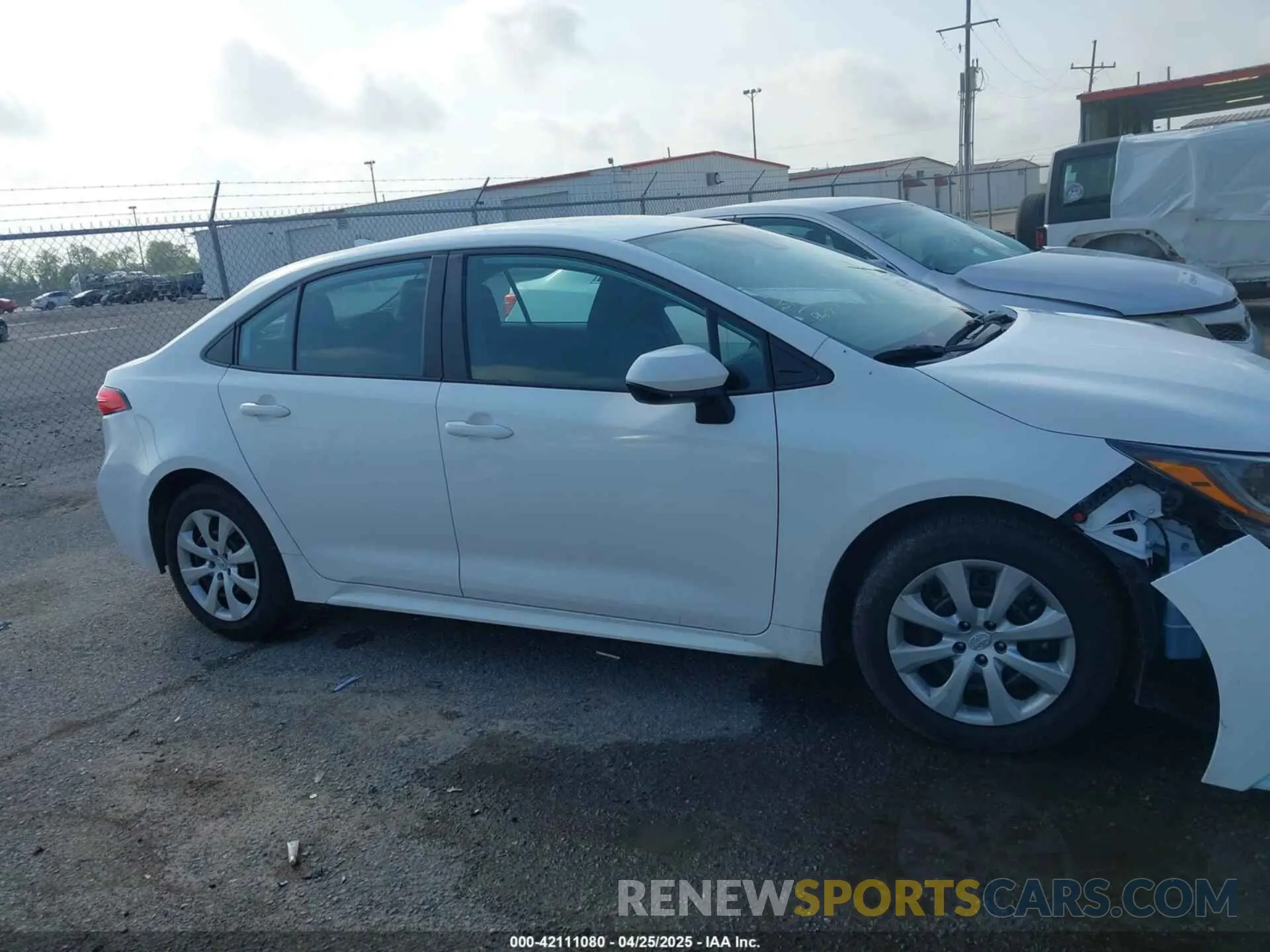 13 Photograph of a damaged car 5YFEPMAE9NP358620 TOYOTA COROLLA 2022