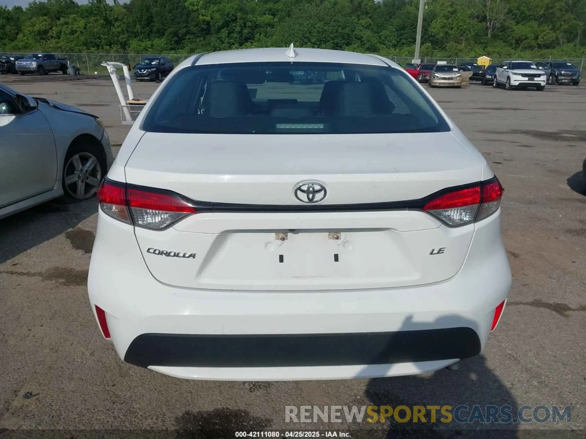 16 Photograph of a damaged car 5YFEPMAE9NP358620 TOYOTA COROLLA 2022