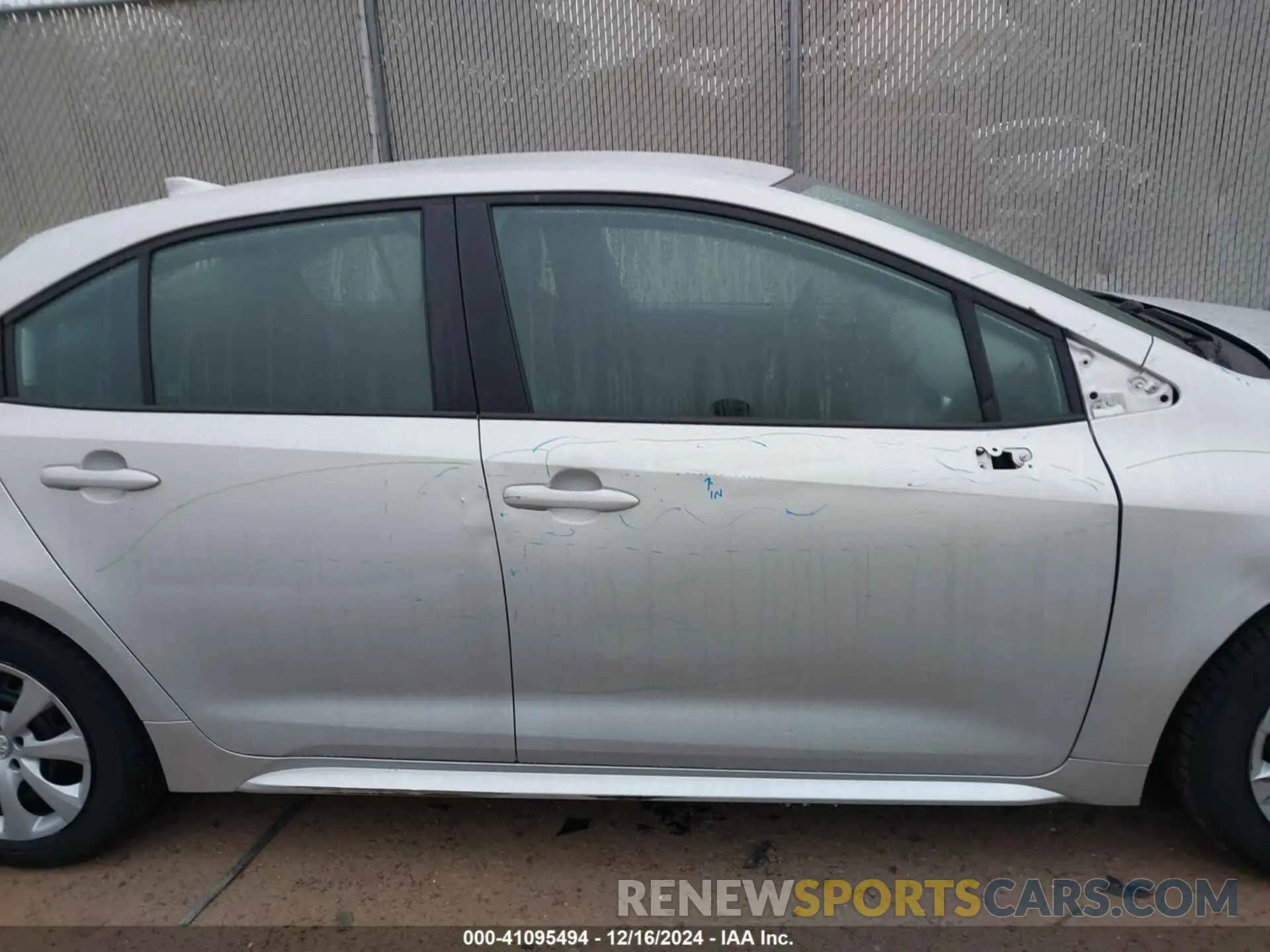 14 Photograph of a damaged car 5YFEPMAE9NP364384 TOYOTA COROLLA 2022