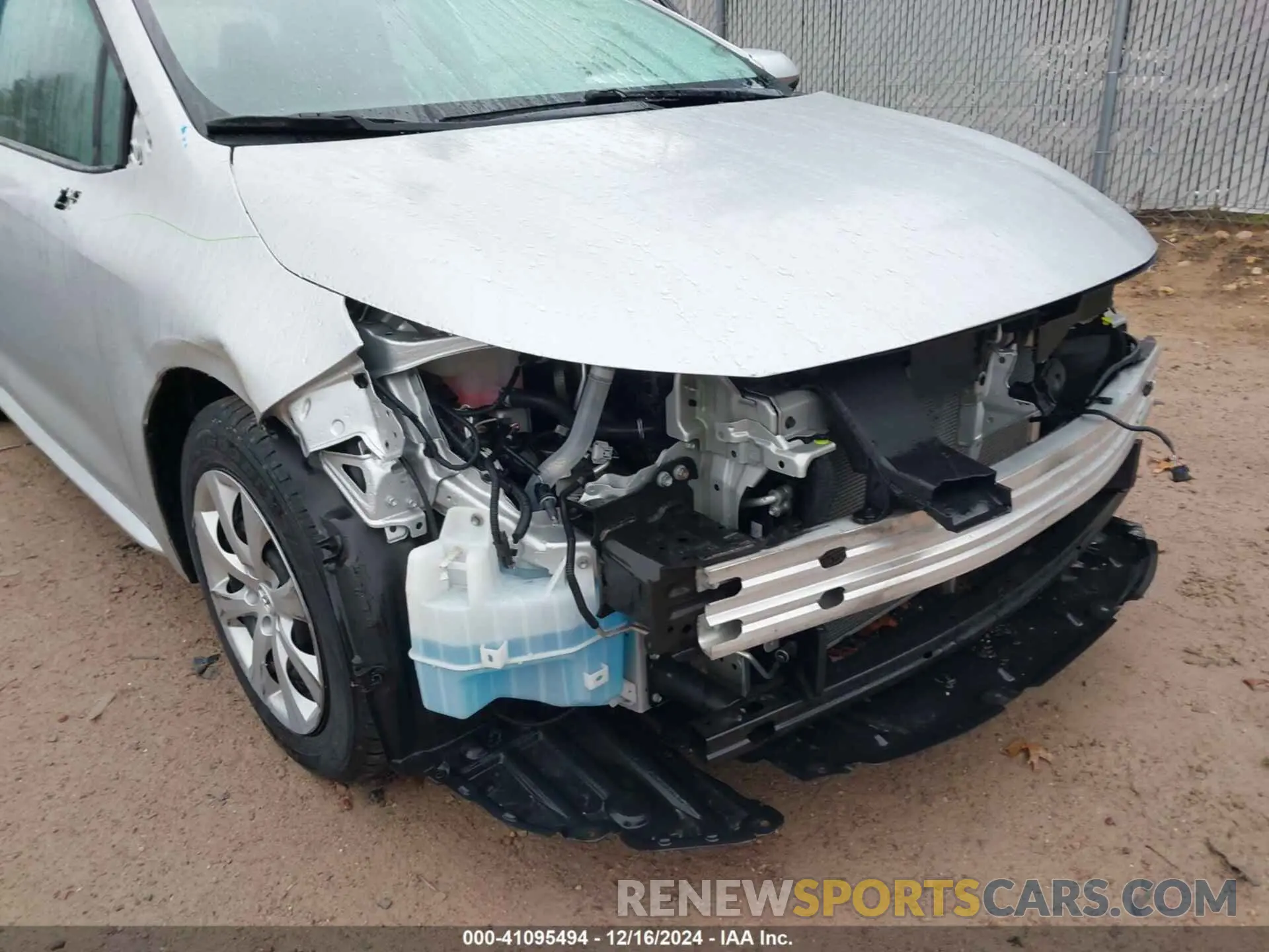 6 Photograph of a damaged car 5YFEPMAE9NP364384 TOYOTA COROLLA 2022