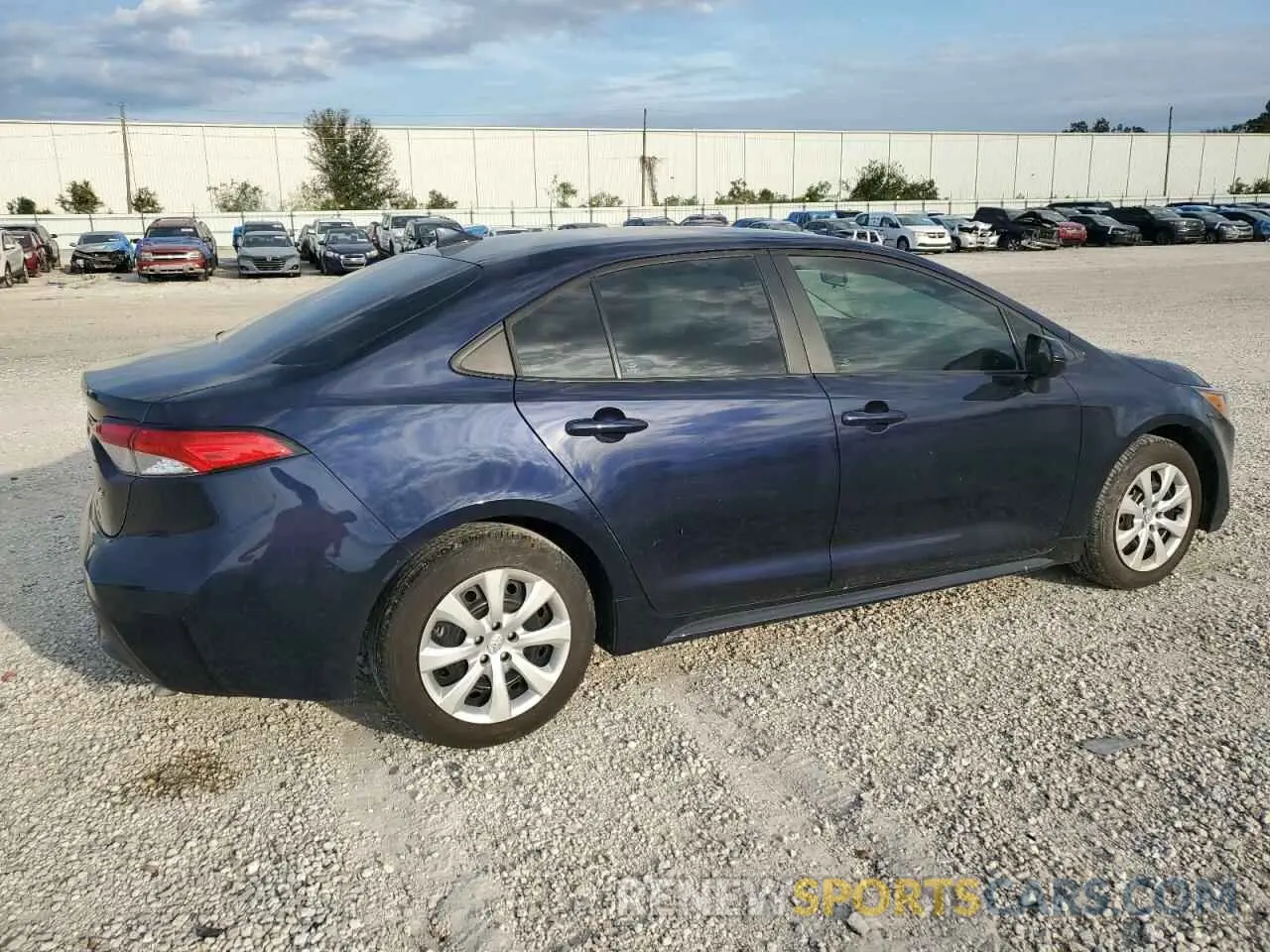 3 Photograph of a damaged car 5YFEPMAE9NP373800 TOYOTA COROLLA 2022