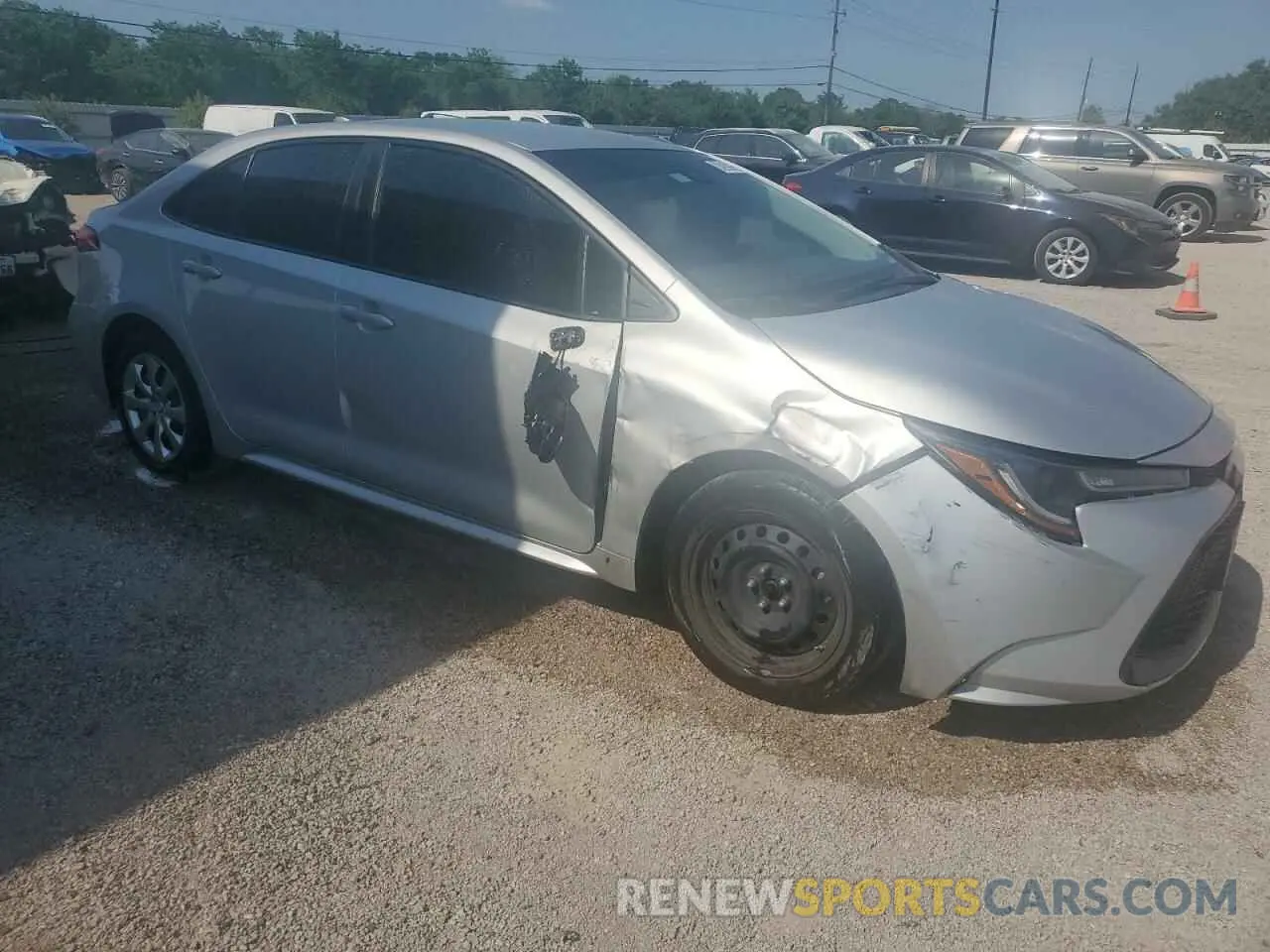 4 Photograph of a damaged car 5YFEPMAEXNP283653 TOYOTA COROLLA 2022