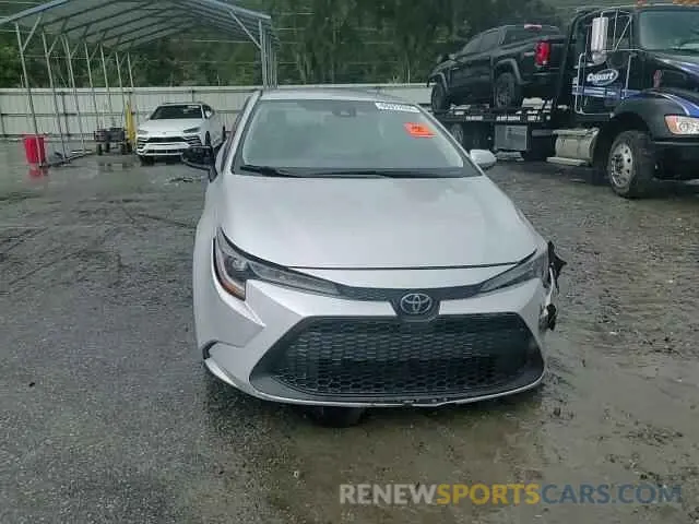 11 Photograph of a damaged car 5YFEPMAEXNP287377 TOYOTA COROLLA 2022