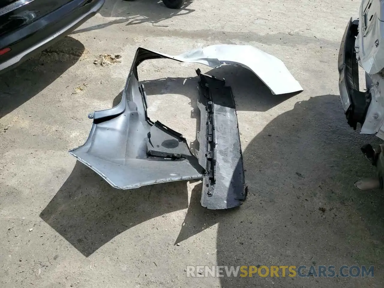12 Photograph of a damaged car 5YFEPMAEXNP296855 TOYOTA COROLLA 2022