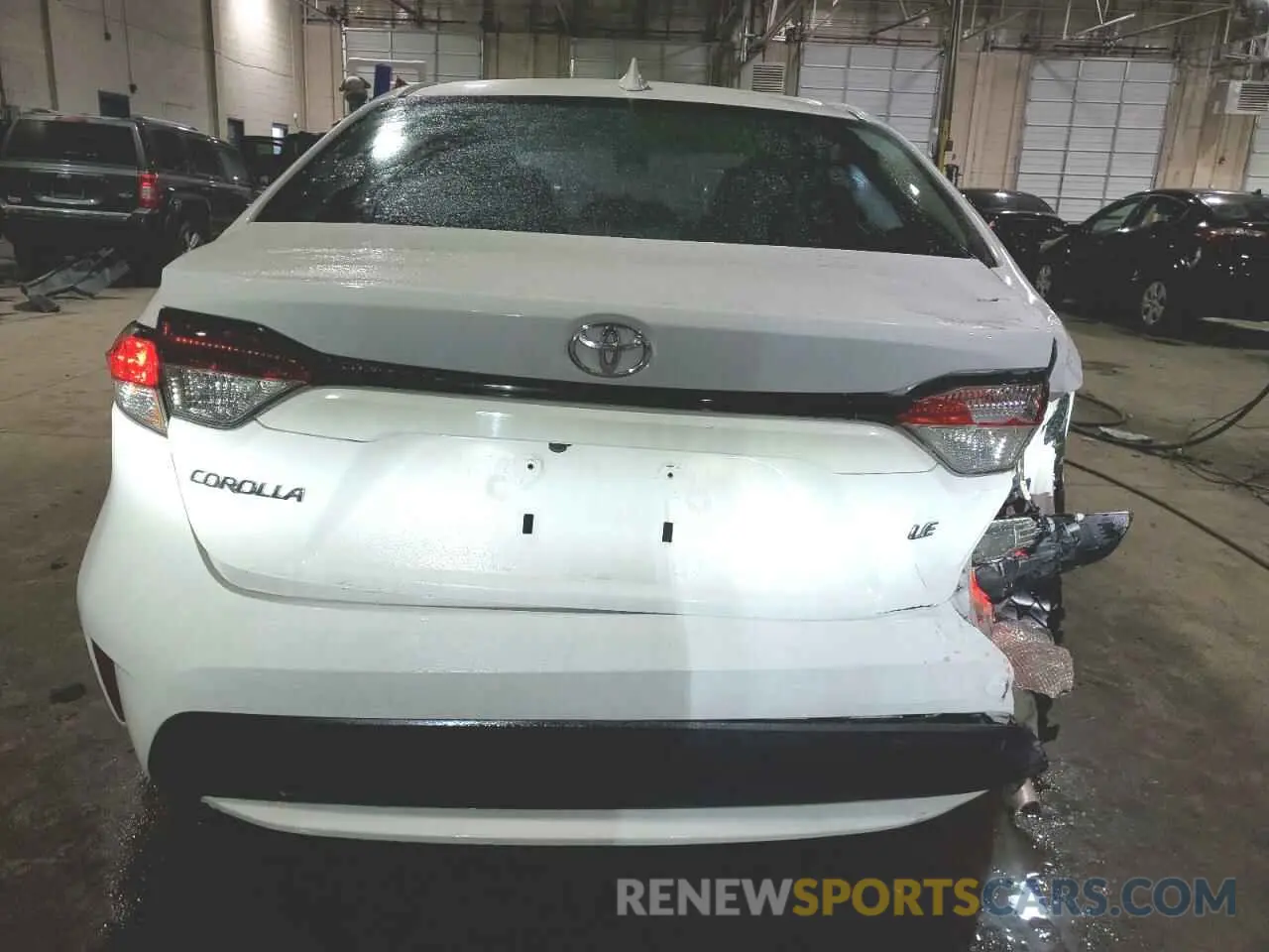 6 Photograph of a damaged car 5YFEPMAEXNP326128 TOYOTA COROLLA 2022