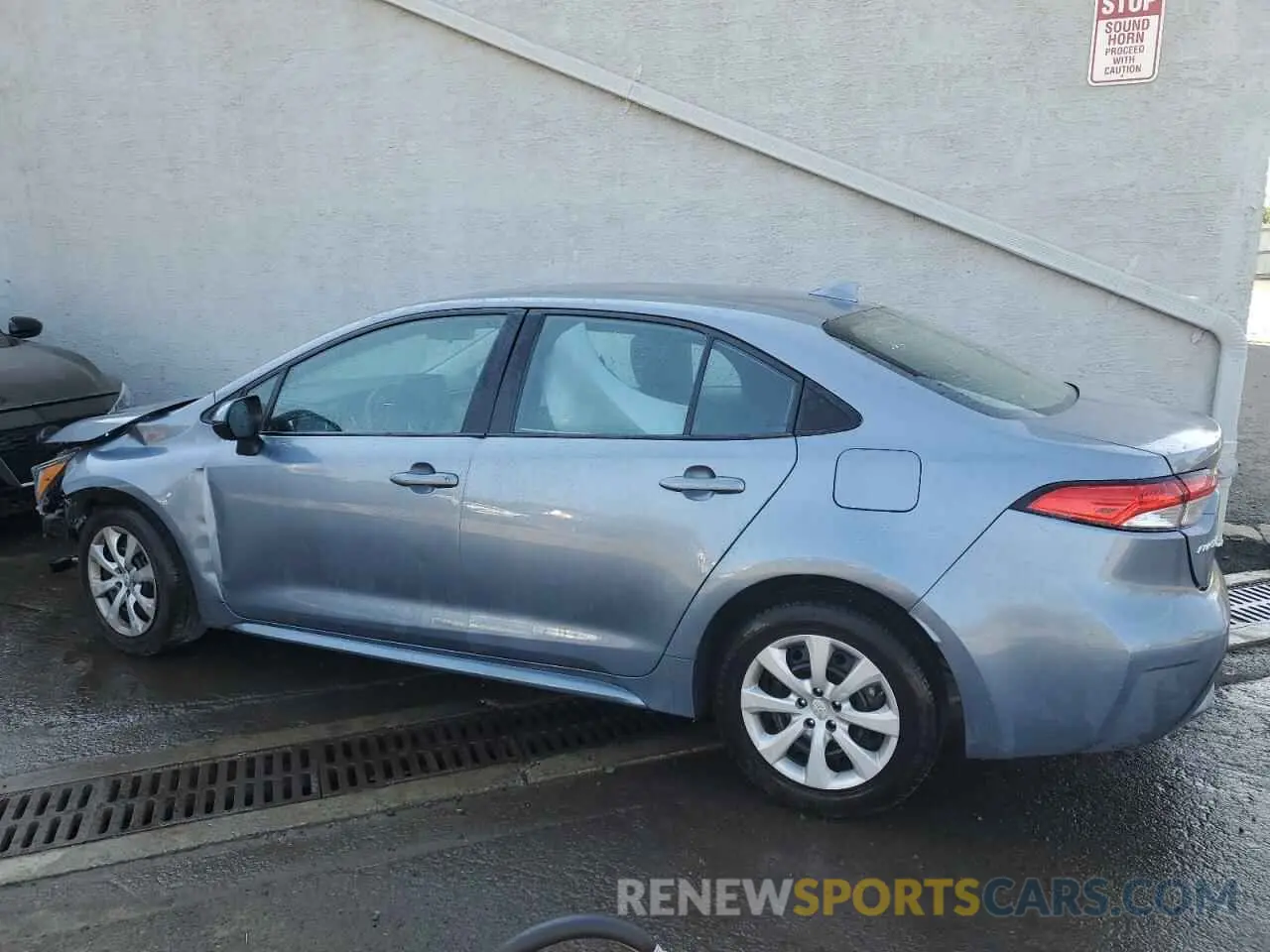 2 Photograph of a damaged car 5YFEPMAEXNP339087 TOYOTA COROLLA 2022