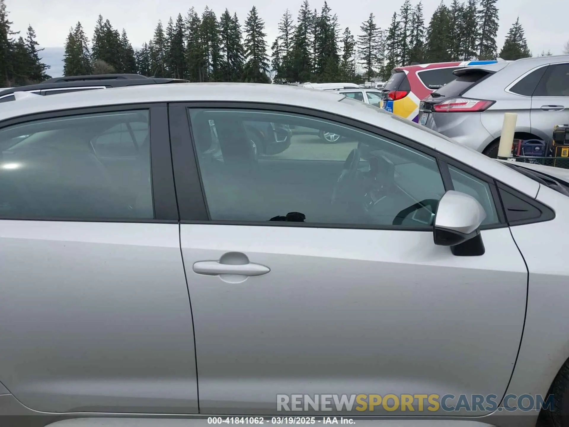 13 Photograph of a damaged car 5YFEPMAEXNP368492 TOYOTA COROLLA 2022