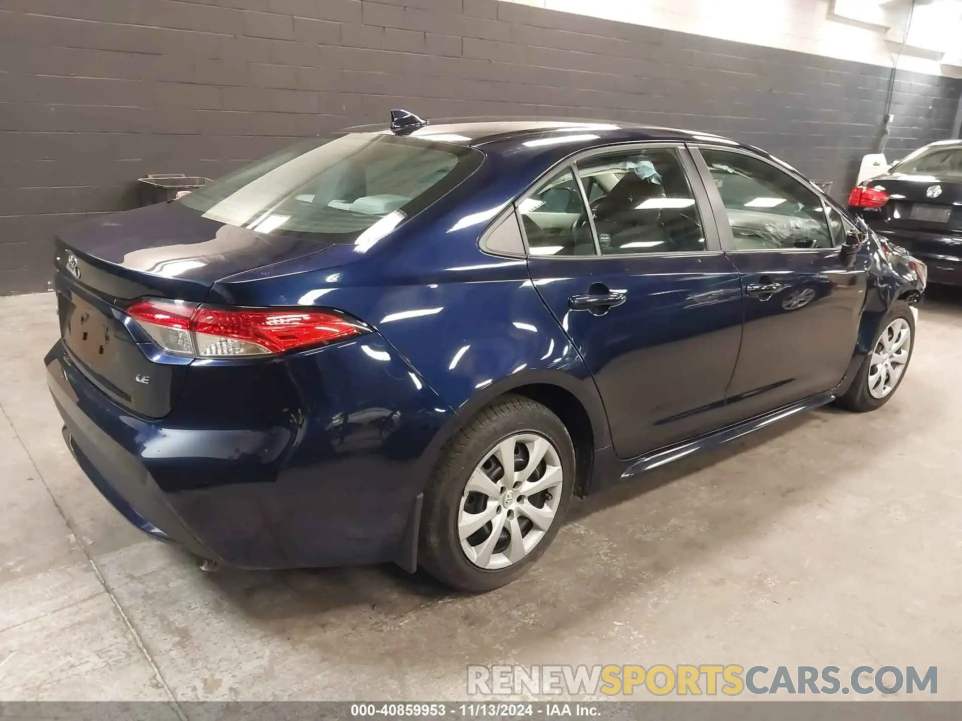 4 Photograph of a damaged car 5YFEPMAEXNP376740 TOYOTA COROLLA 2022
