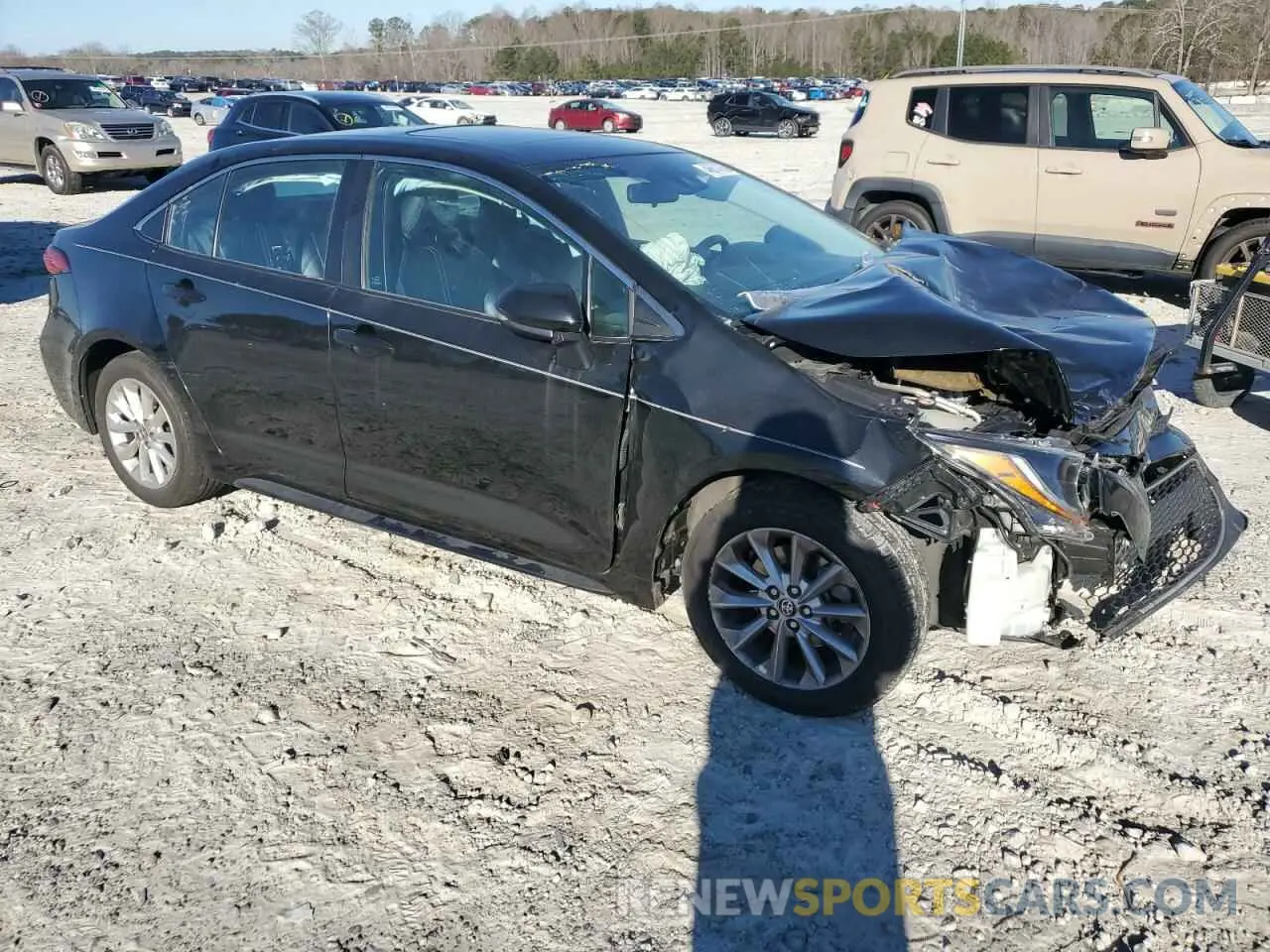 4 Photograph of a damaged car 5YFFPMAE1NP320383 TOYOTA COROLLA 2022