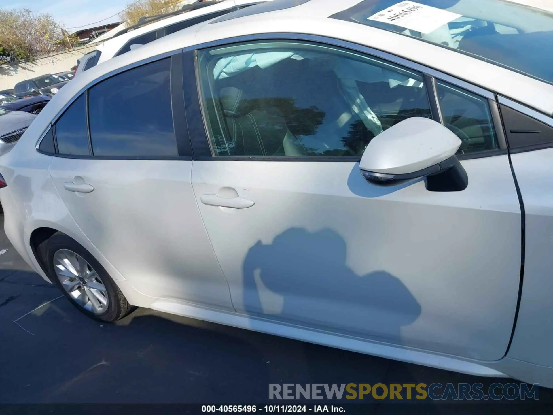 14 Photograph of a damaged car 5YFFPMAE8NP290010 TOYOTA COROLLA 2022