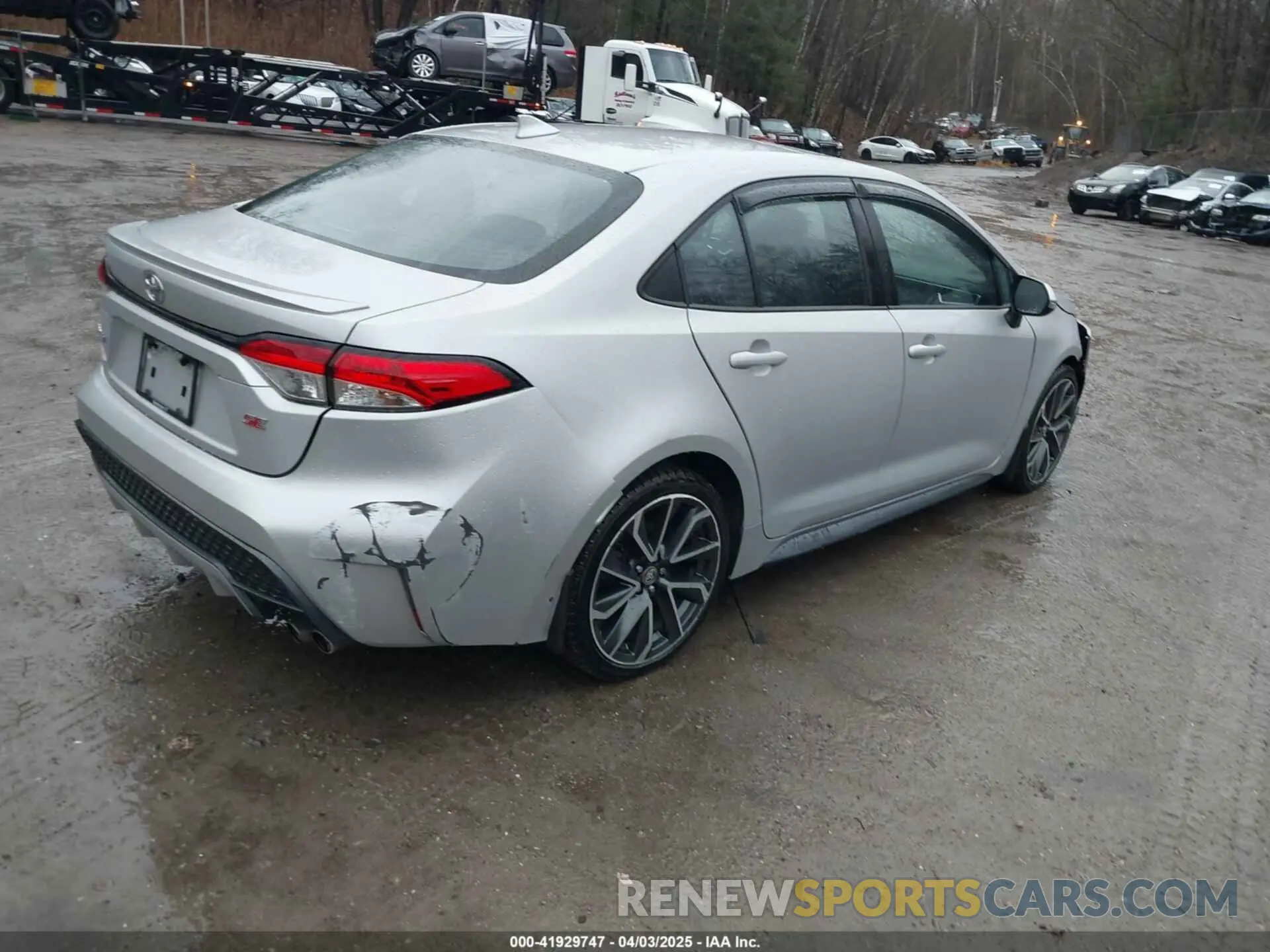 4 Photograph of a damaged car 5YFM4MCE1NP130211 TOYOTA COROLLA 2022
