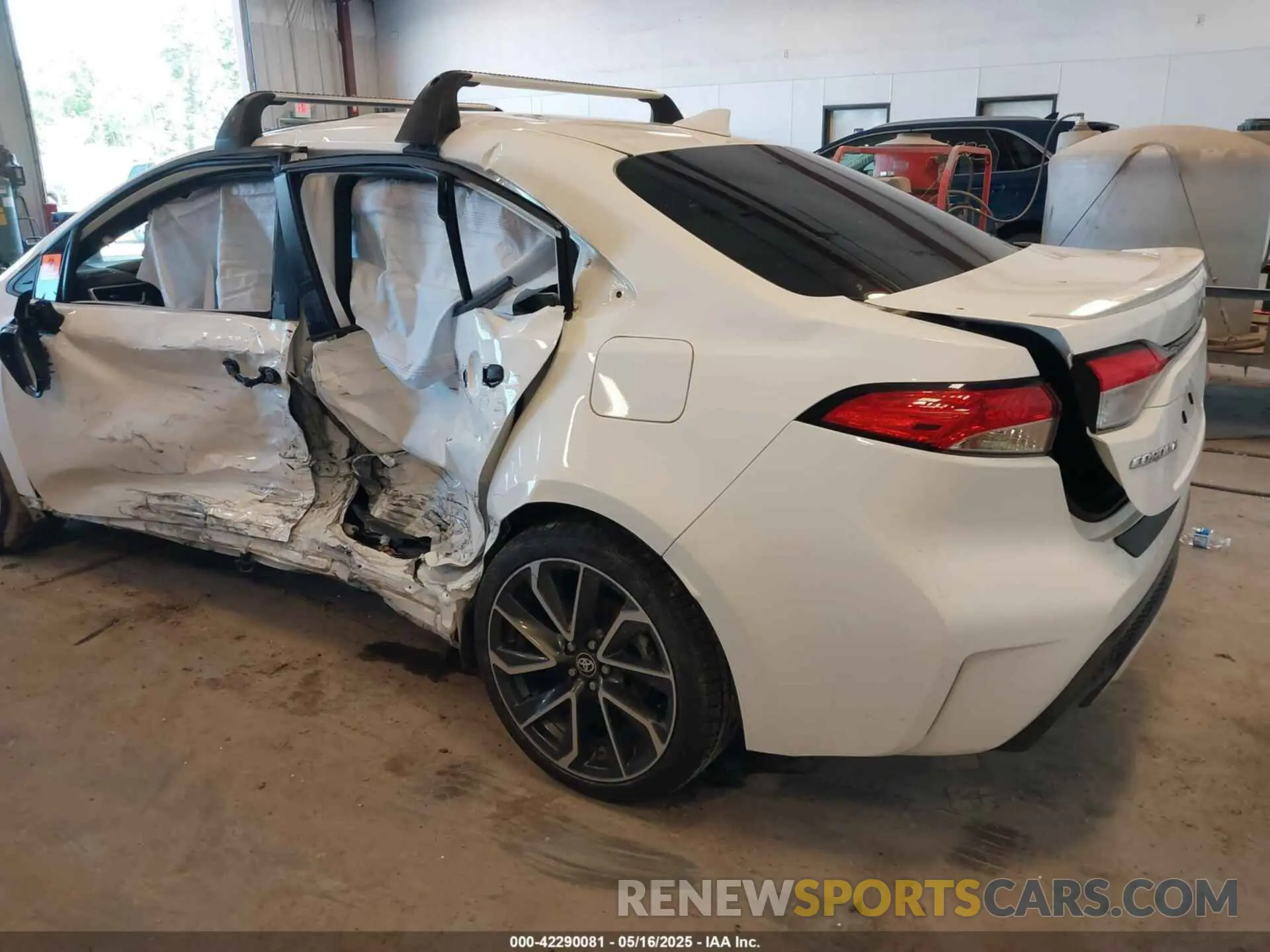 11 Photograph of a damaged car 5YFP4MCE5NP137725 TOYOTA COROLLA 2022