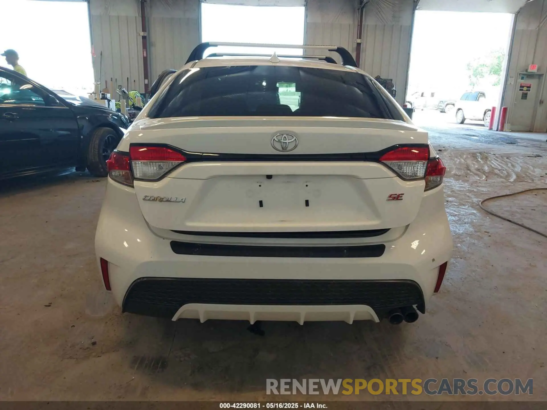 16 Photograph of a damaged car 5YFP4MCE5NP137725 TOYOTA COROLLA 2022