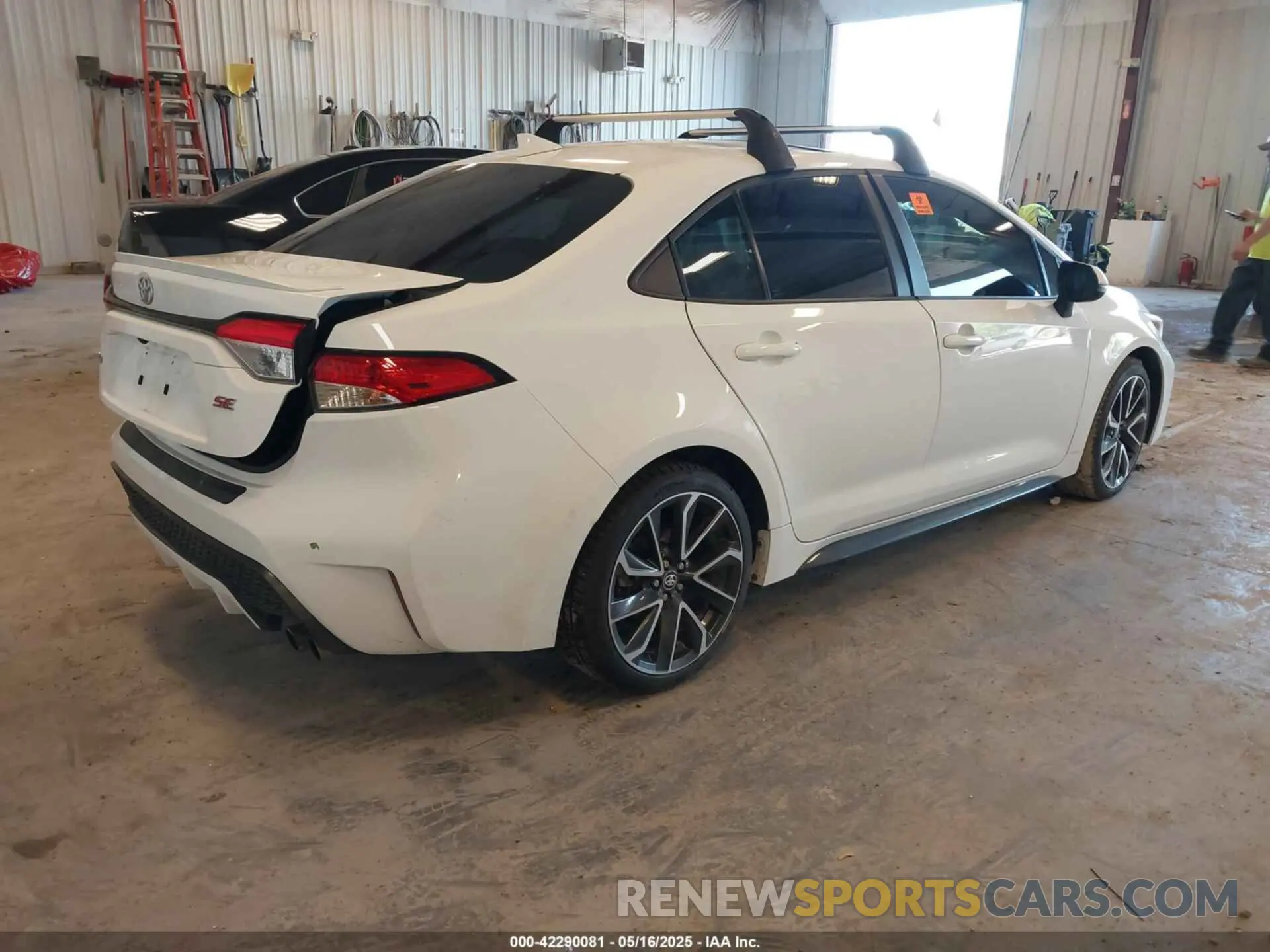 4 Photograph of a damaged car 5YFP4MCE5NP137725 TOYOTA COROLLA 2022