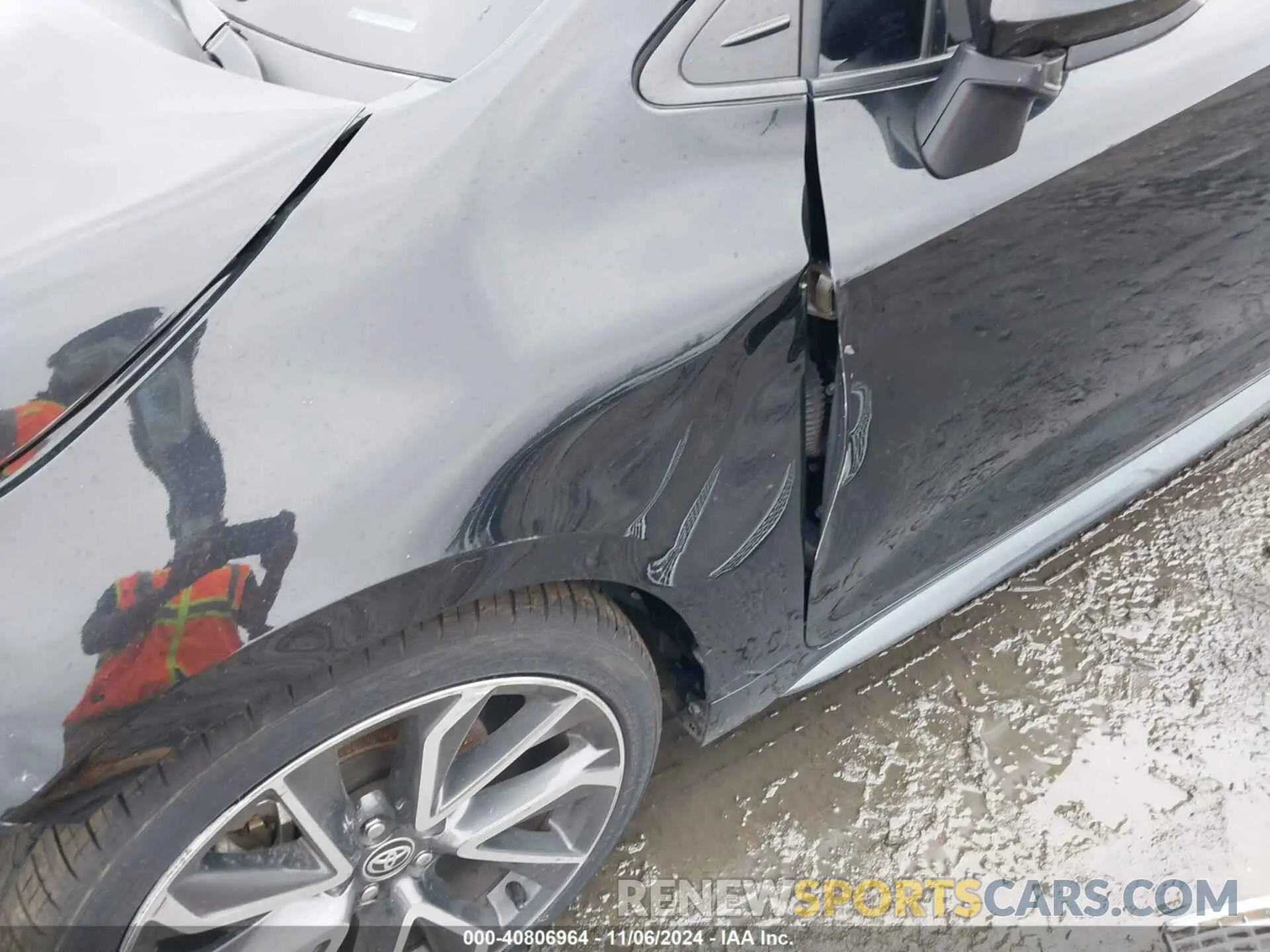 17 Photograph of a damaged car 5YFP4MCE9NP108910 TOYOTA COROLLA 2022