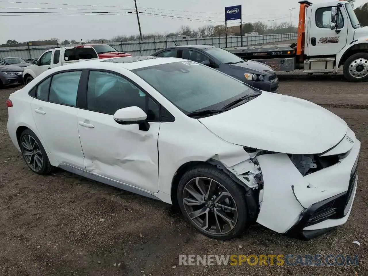 4 Photograph of a damaged car 5YFP4MCE9NP136934 TOYOTA COROLLA 2022