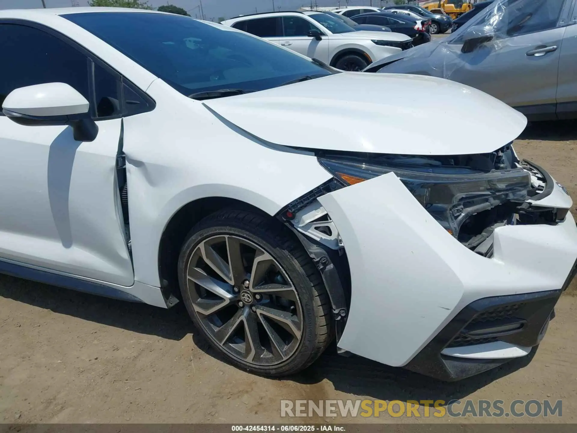 18 Photograph of a damaged car 5YFP4MCEXNP109869 TOYOTA COROLLA 2022