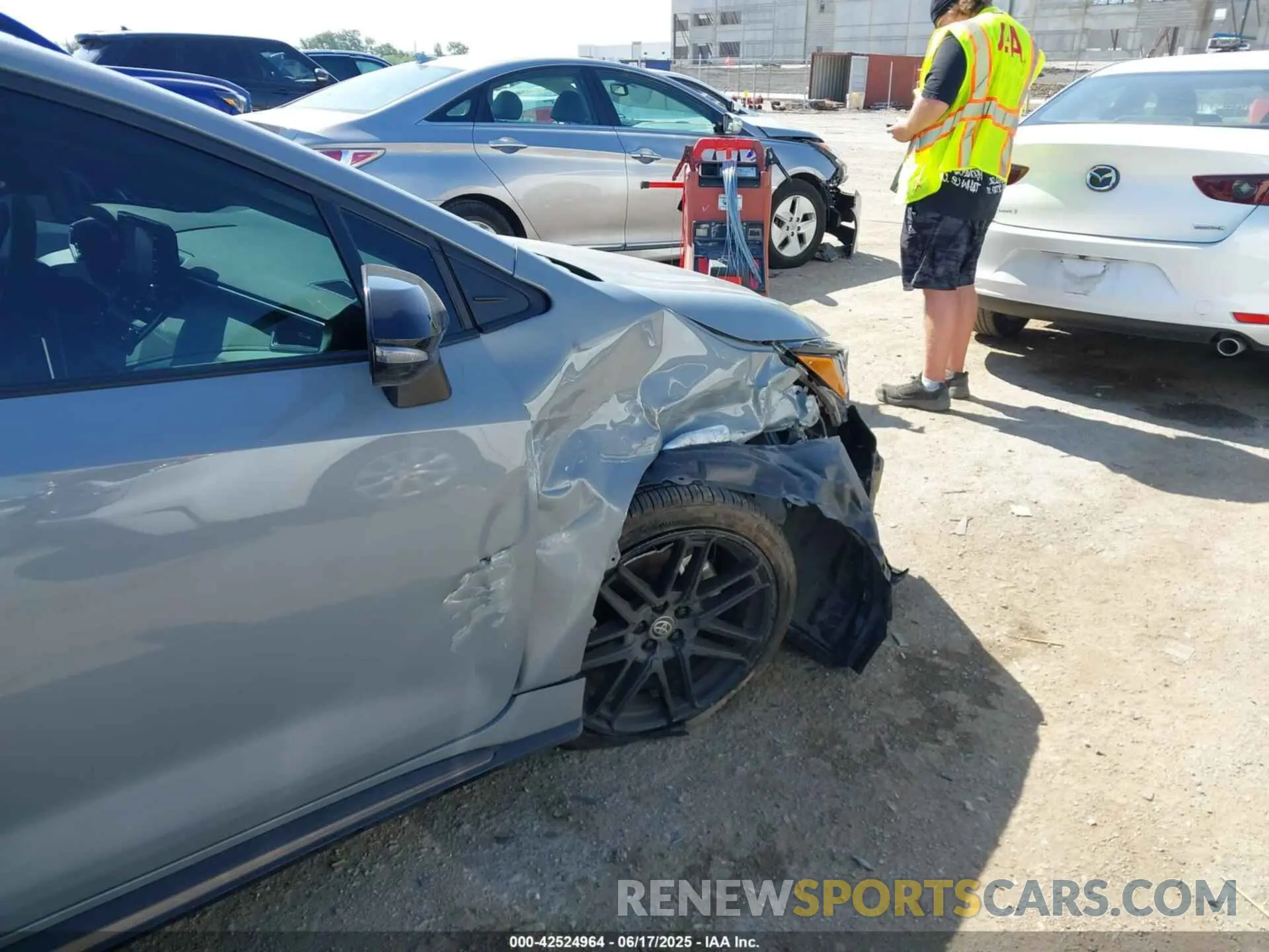 6 Photograph of a damaged car 5YFS4MCE0NP124536 TOYOTA COROLLA 2022