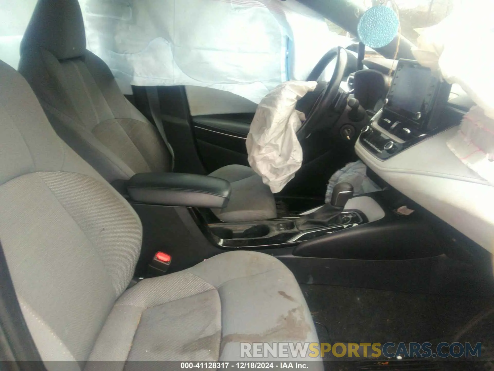 5 Photograph of a damaged car 5YFS4MCE0NP129039 TOYOTA COROLLA 2022