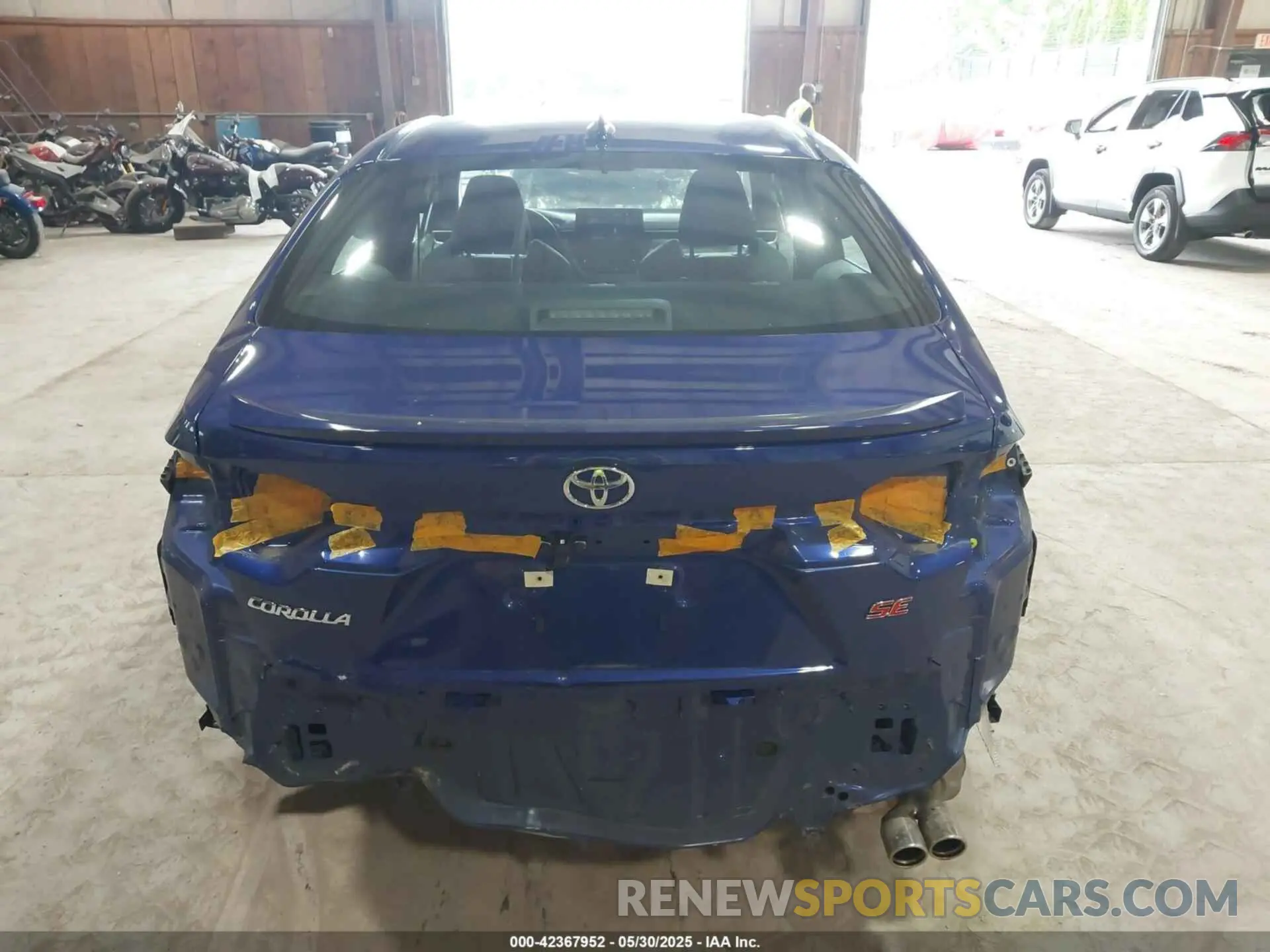 16 Photograph of a damaged car 5YFS4MCE0NP130112 TOYOTA COROLLA 2022