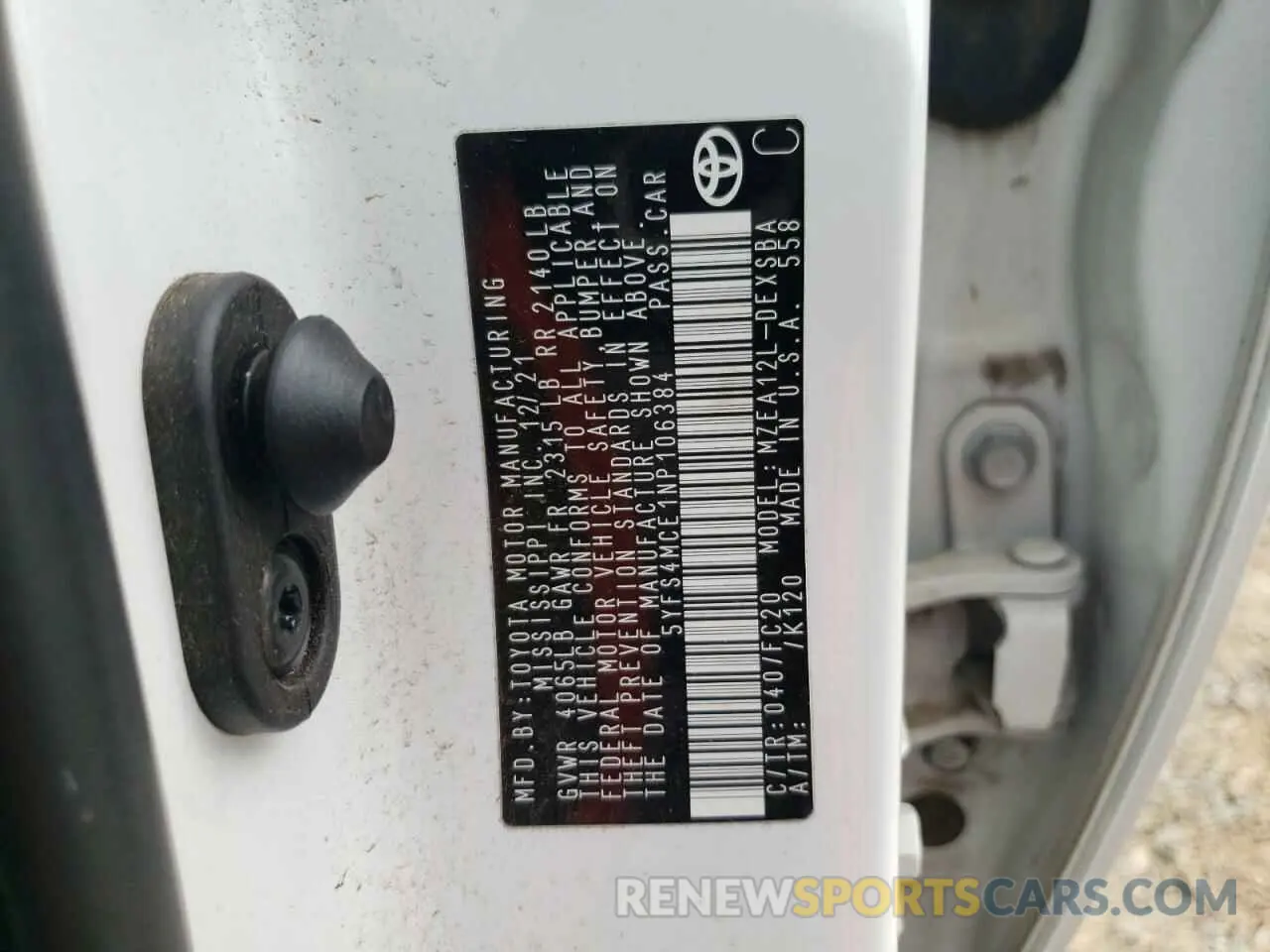 12 Photograph of a damaged car 5YFS4MCE1NP106384 TOYOTA COROLLA 2022