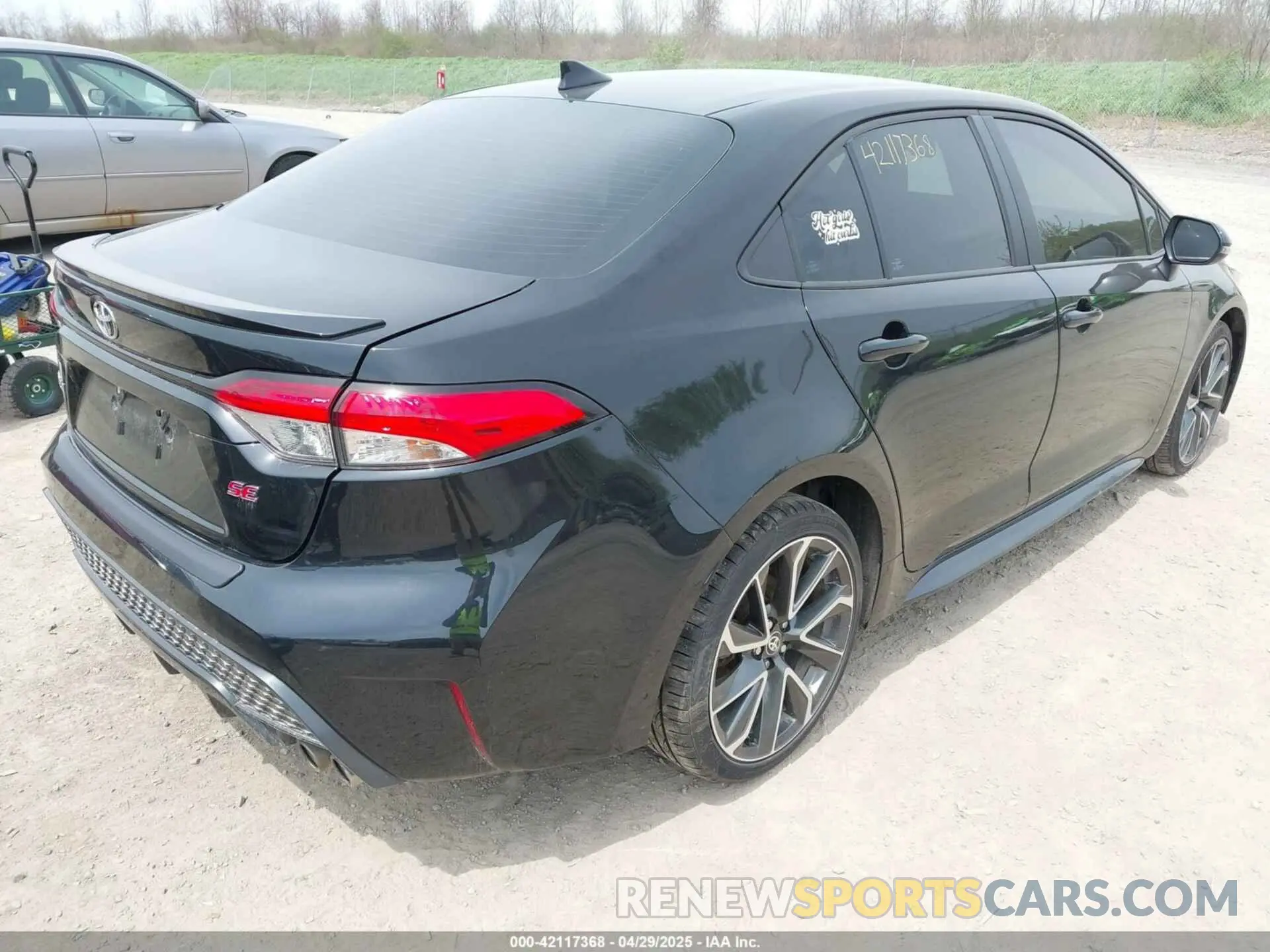 4 Photograph of a damaged car 5YFS4MCE1NP127316 TOYOTA COROLLA 2022