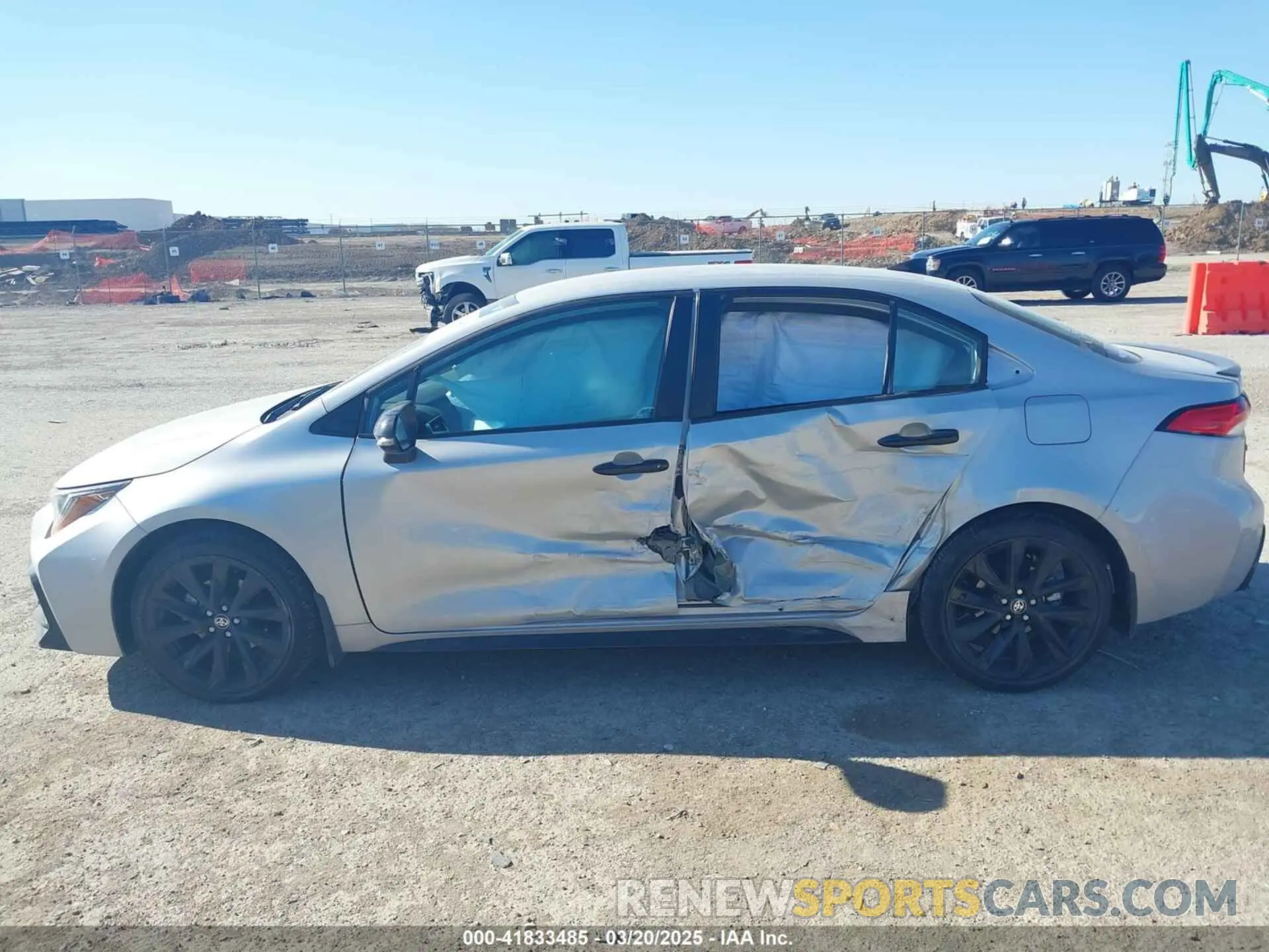 14 Photograph of a damaged car 5YFS4MCE1NP131432 TOYOTA COROLLA 2022