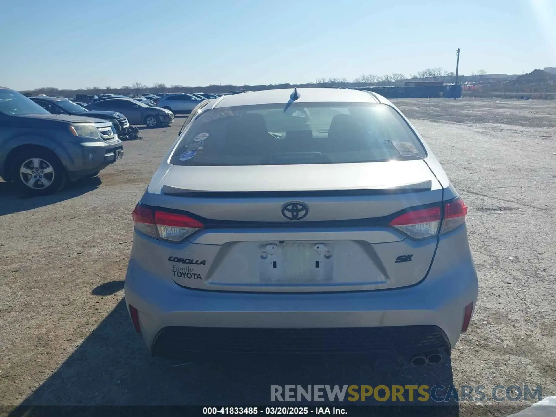 16 Photograph of a damaged car 5YFS4MCE1NP131432 TOYOTA COROLLA 2022