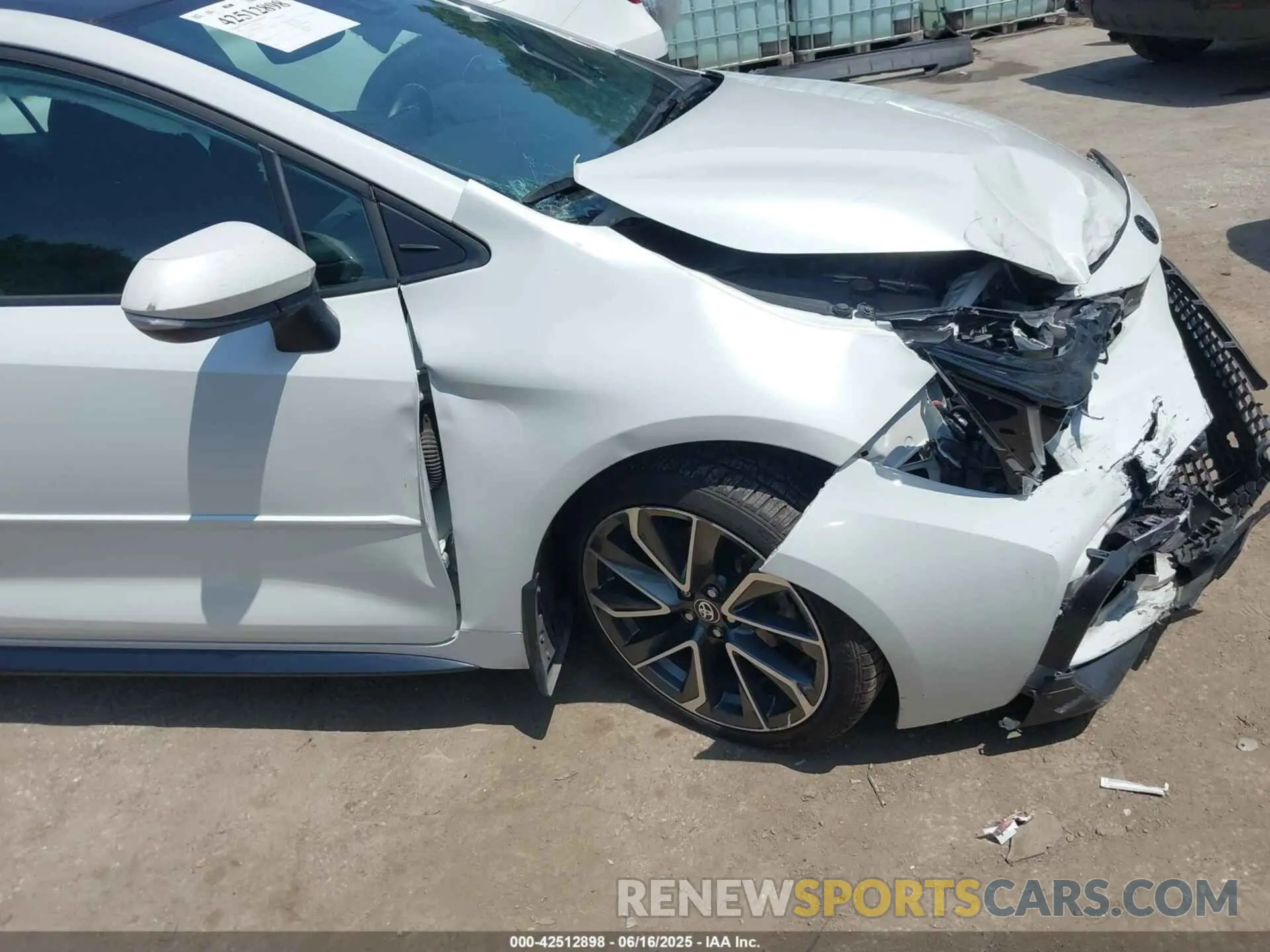 17 Photograph of a damaged car 5YFS4MCE2NP102330 TOYOTA COROLLA 2022