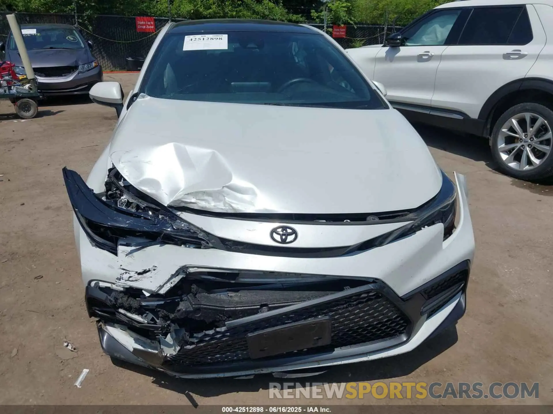 6 Photograph of a damaged car 5YFS4MCE2NP102330 TOYOTA COROLLA 2022